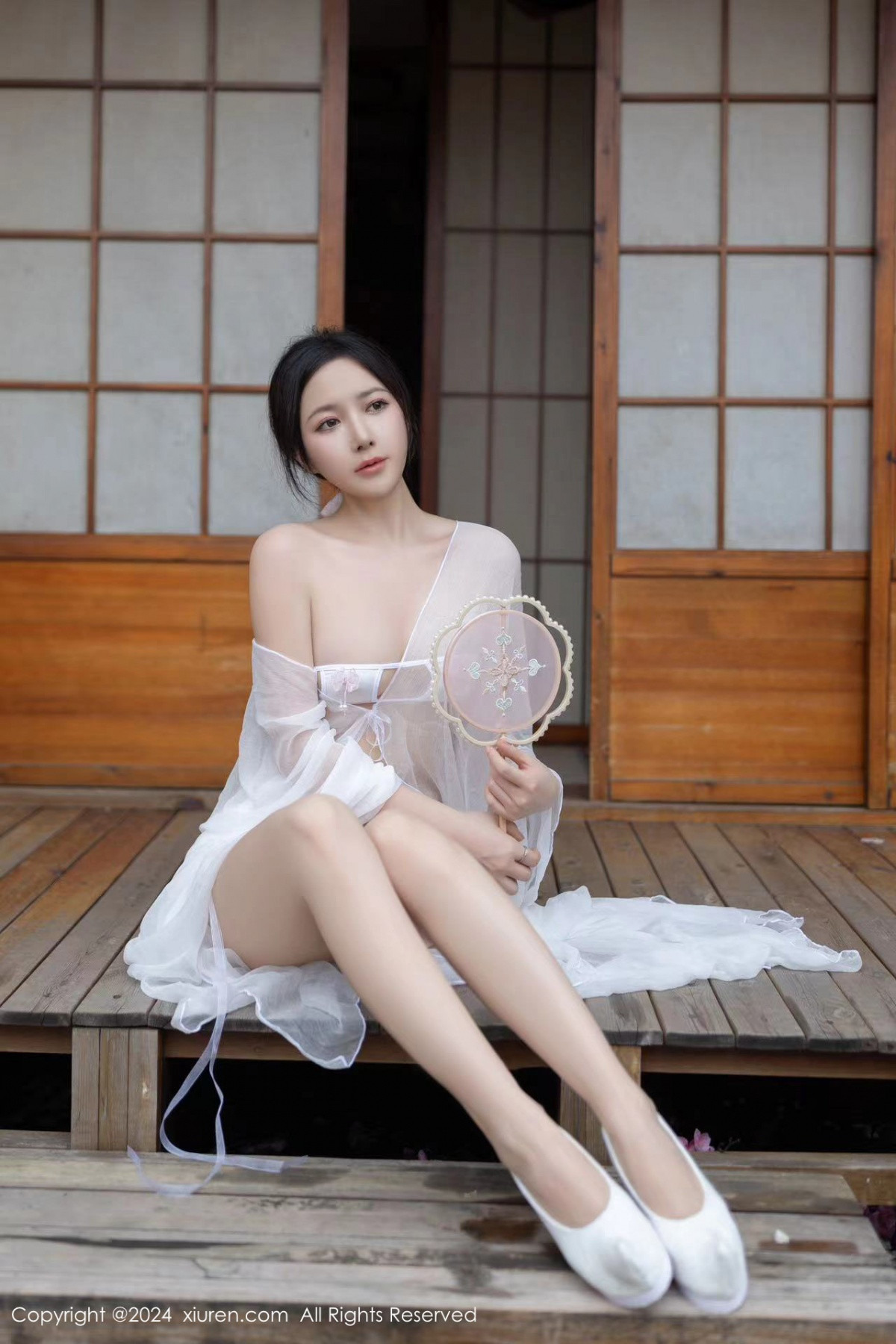 [秀人网] 2024.07.26 No.8927 鱼子酱Fish 美腿性感  第8张