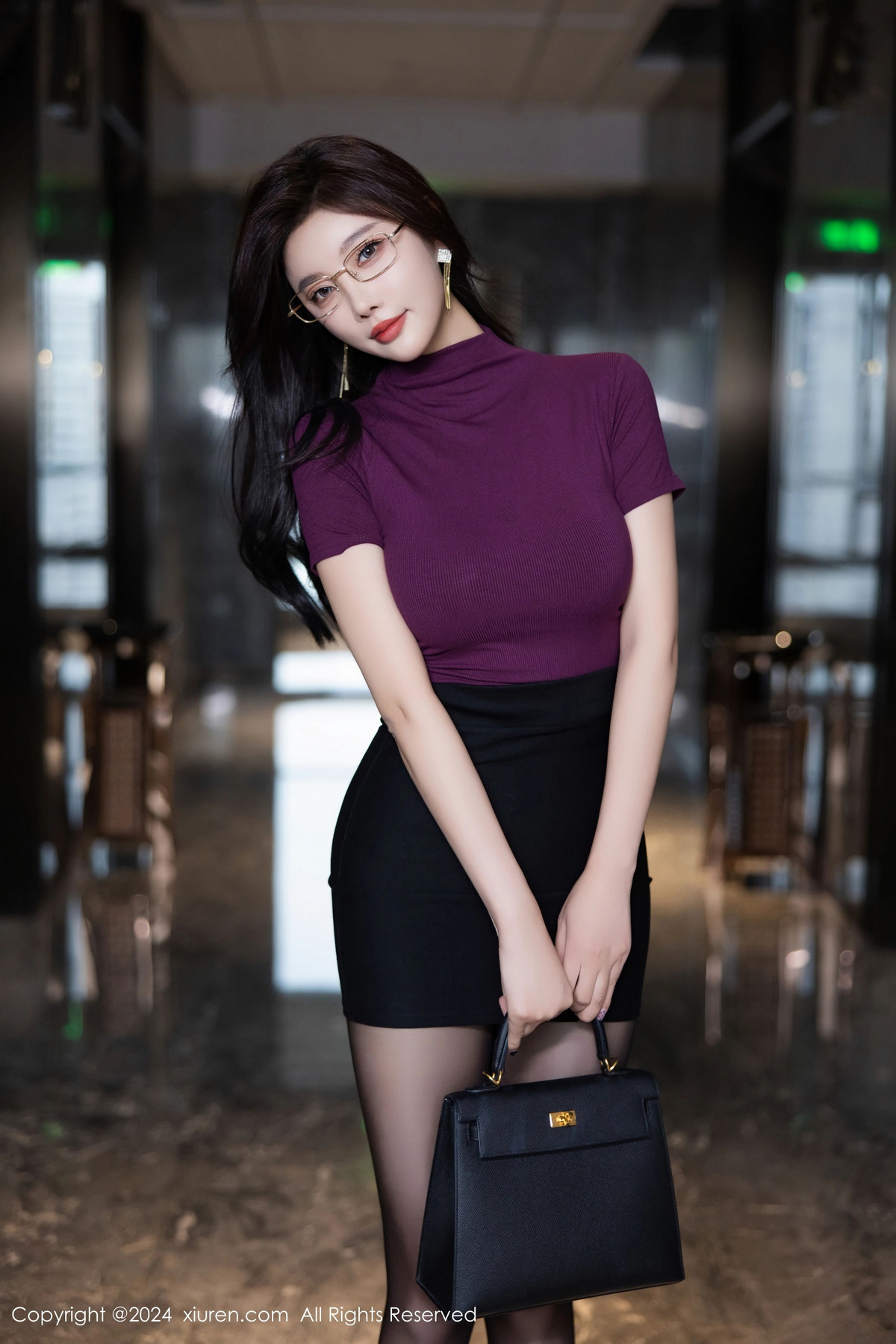 [秀人网] 2024.11.08 No.9421 杨晨晨Yome 黑丝美腿