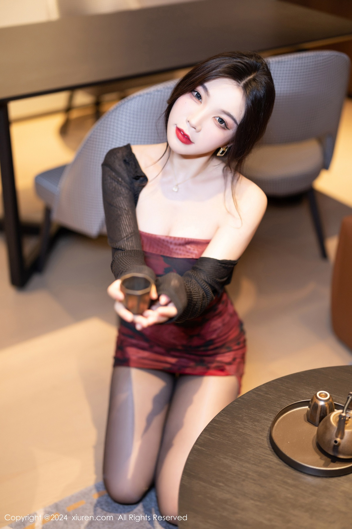 [秀人网] 2024.06.06 No.8664 徐莉芝Booty 黑丝美腿  第13张