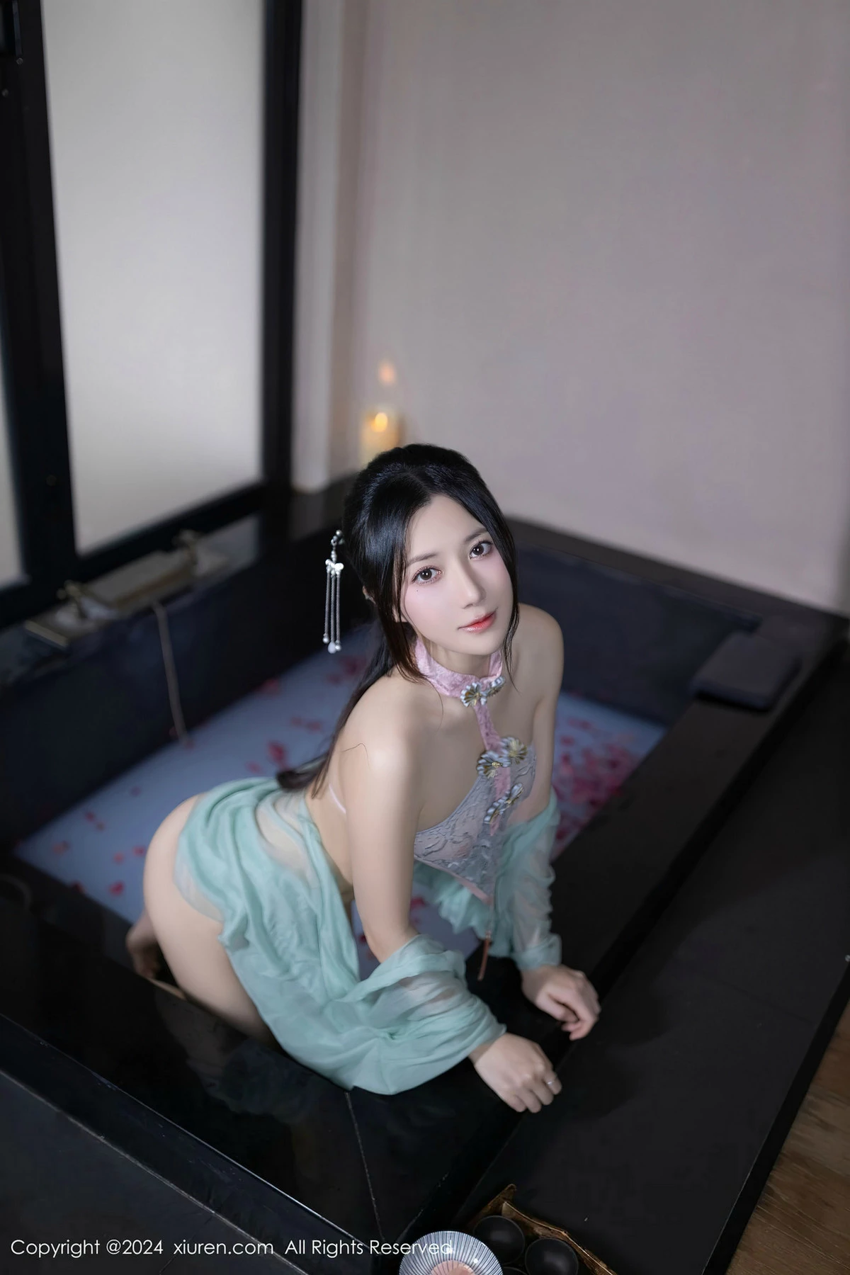 [秀人网] 2024.04.19 No.8428 鱼子酱Fish 美腿性感  第53张