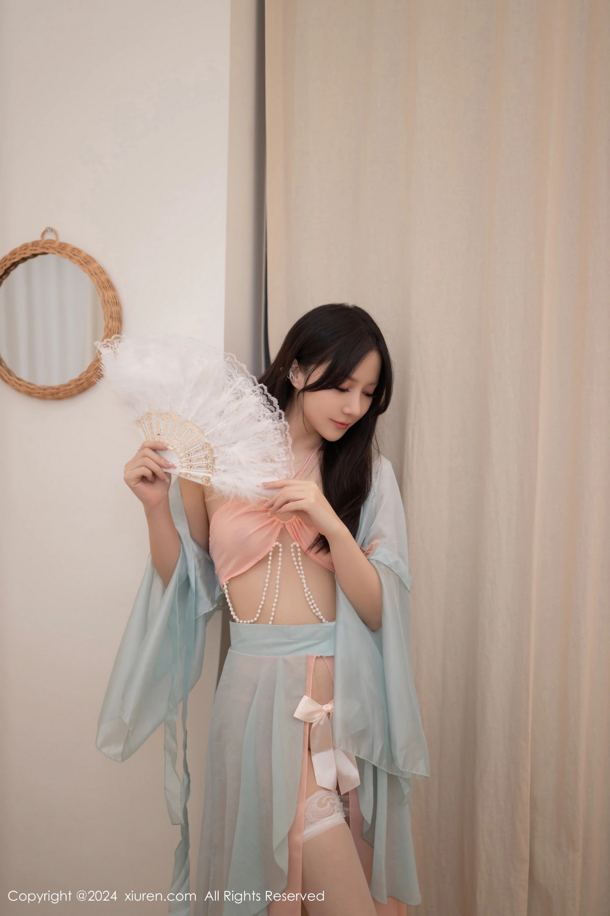 [秀人网] 2024.08.30 No.9093 鱼子酱Fish 丝袜美腿  第5张