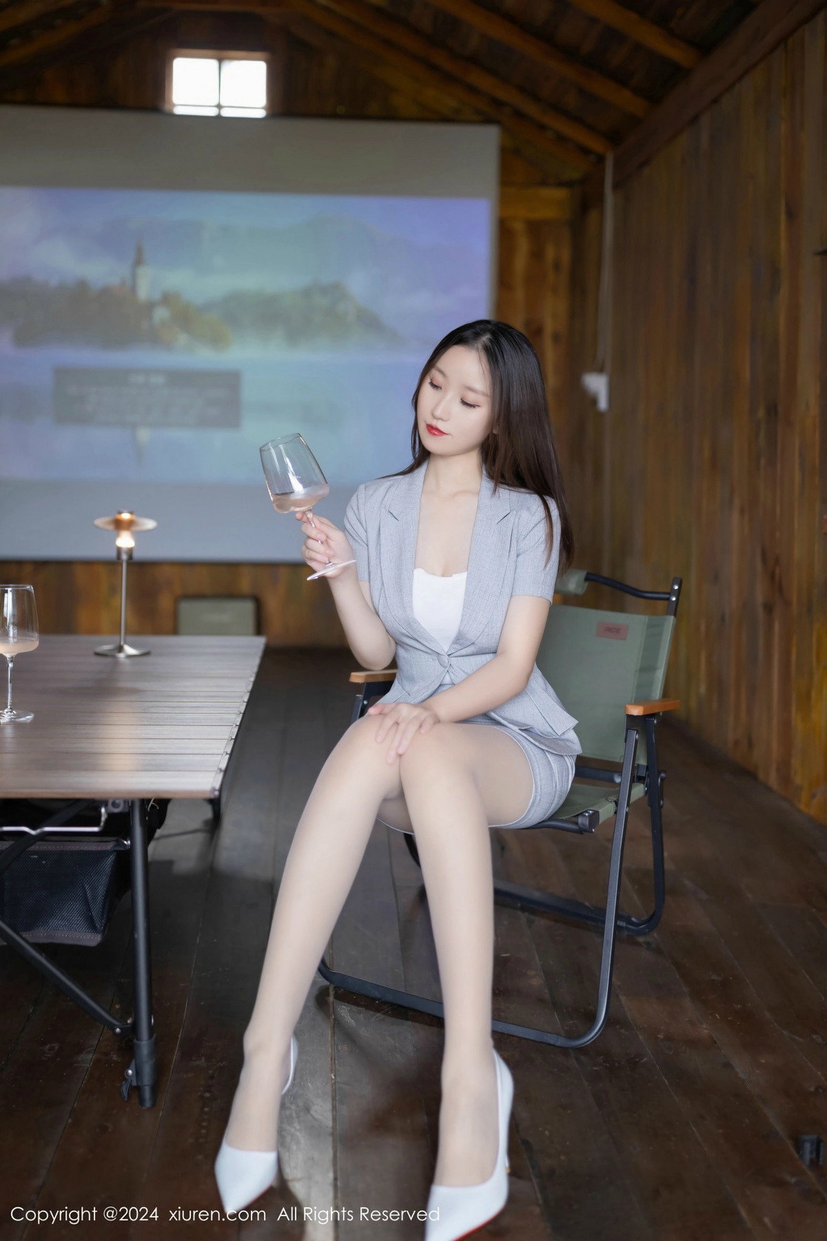 [秀人网] 2024.11.20 No.9474 杏子Yada 丝袜美腿