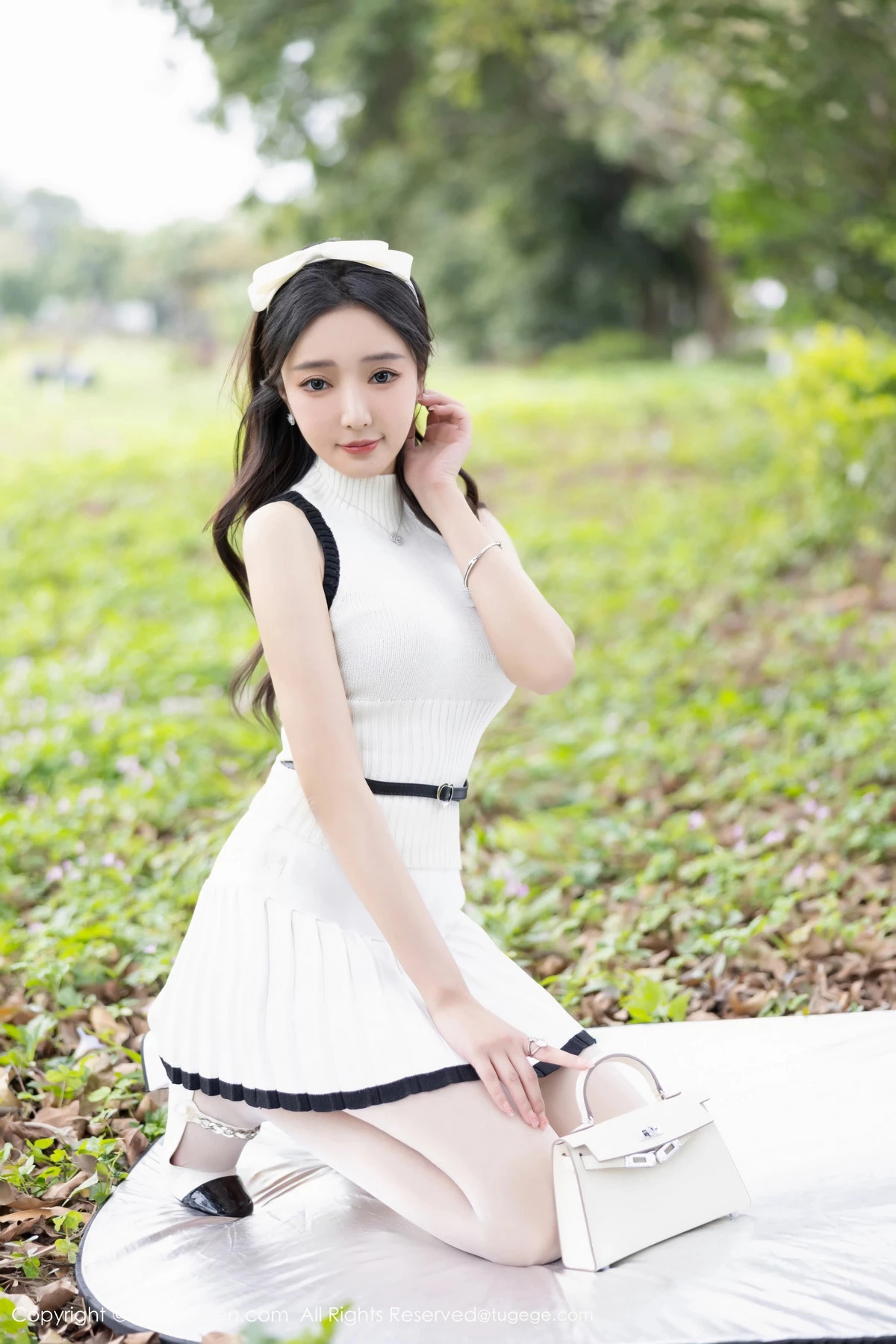 [秀人网] 2024.04.02 No.8334 王馨瑶yanni 丝袜美腿  第13张