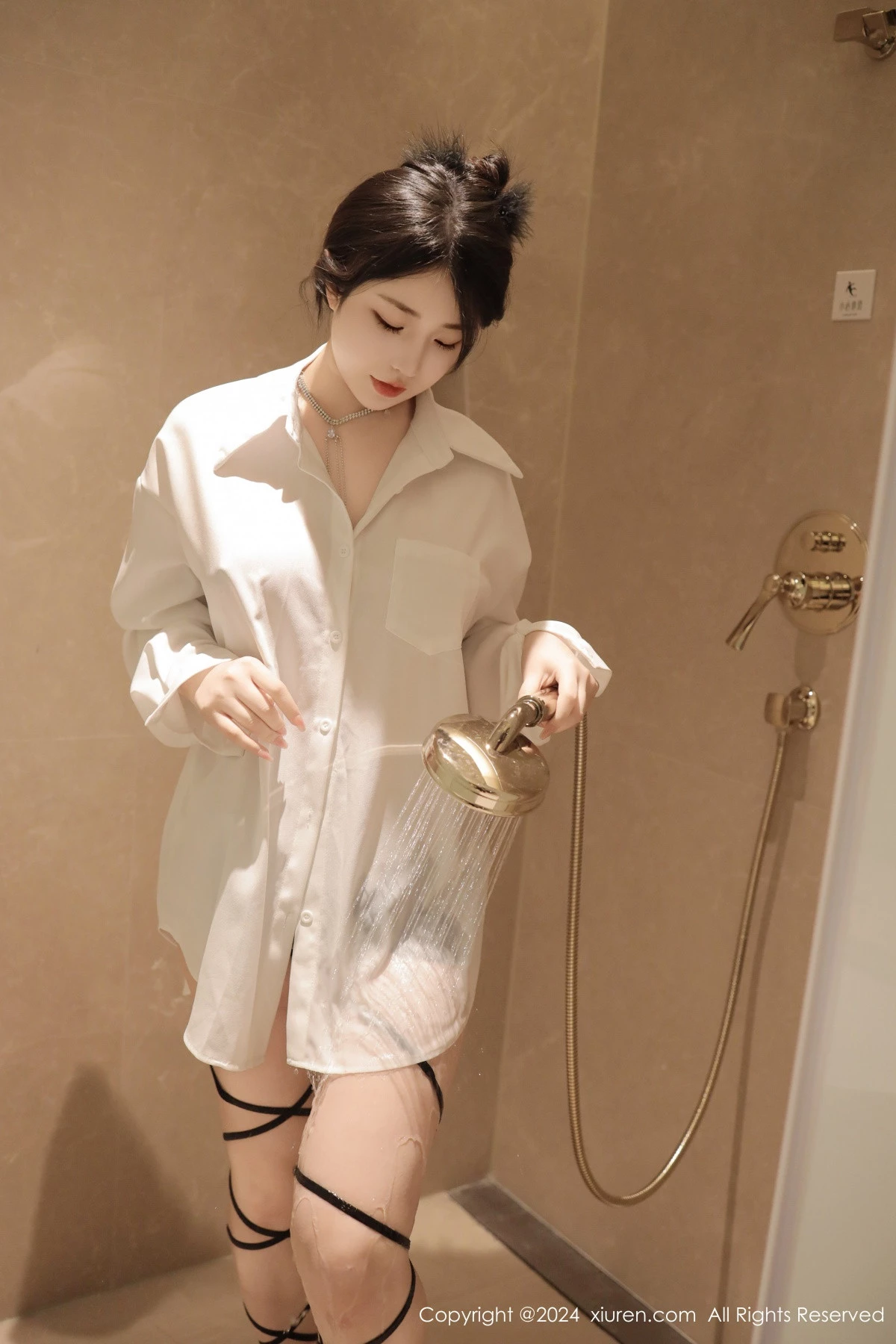 [秀人网] 2024.04.16 No.8400 陈小花 美胸性感  第19张