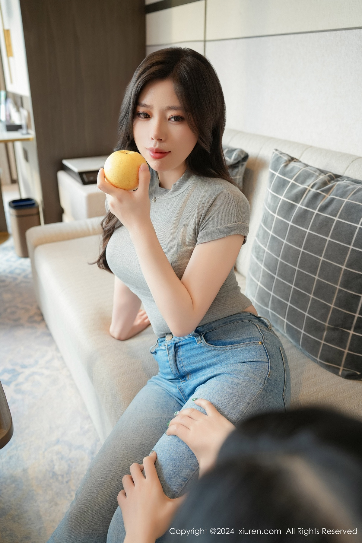 [秀人网] 2024.06.17 No.8711 白茹雪abby 美腿丝袜  第15张