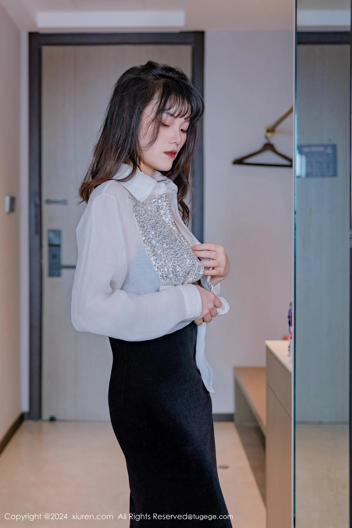 [秀人网] 2024.04.08 No.8353 唐安诺 美腿黑丝  第13张