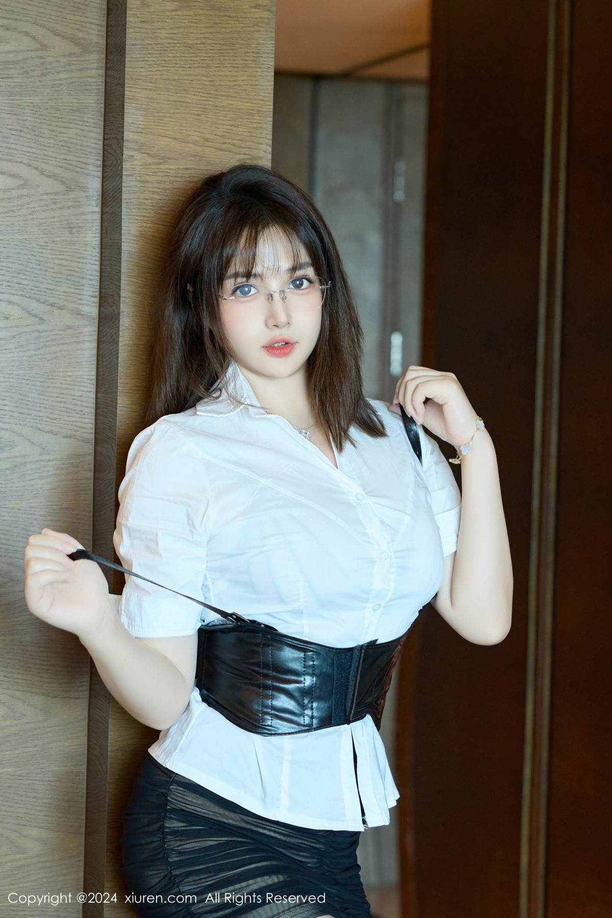 [秀人网] 2024.09.03 No.9104 养乐多Doll 黑丝美腿  第5张