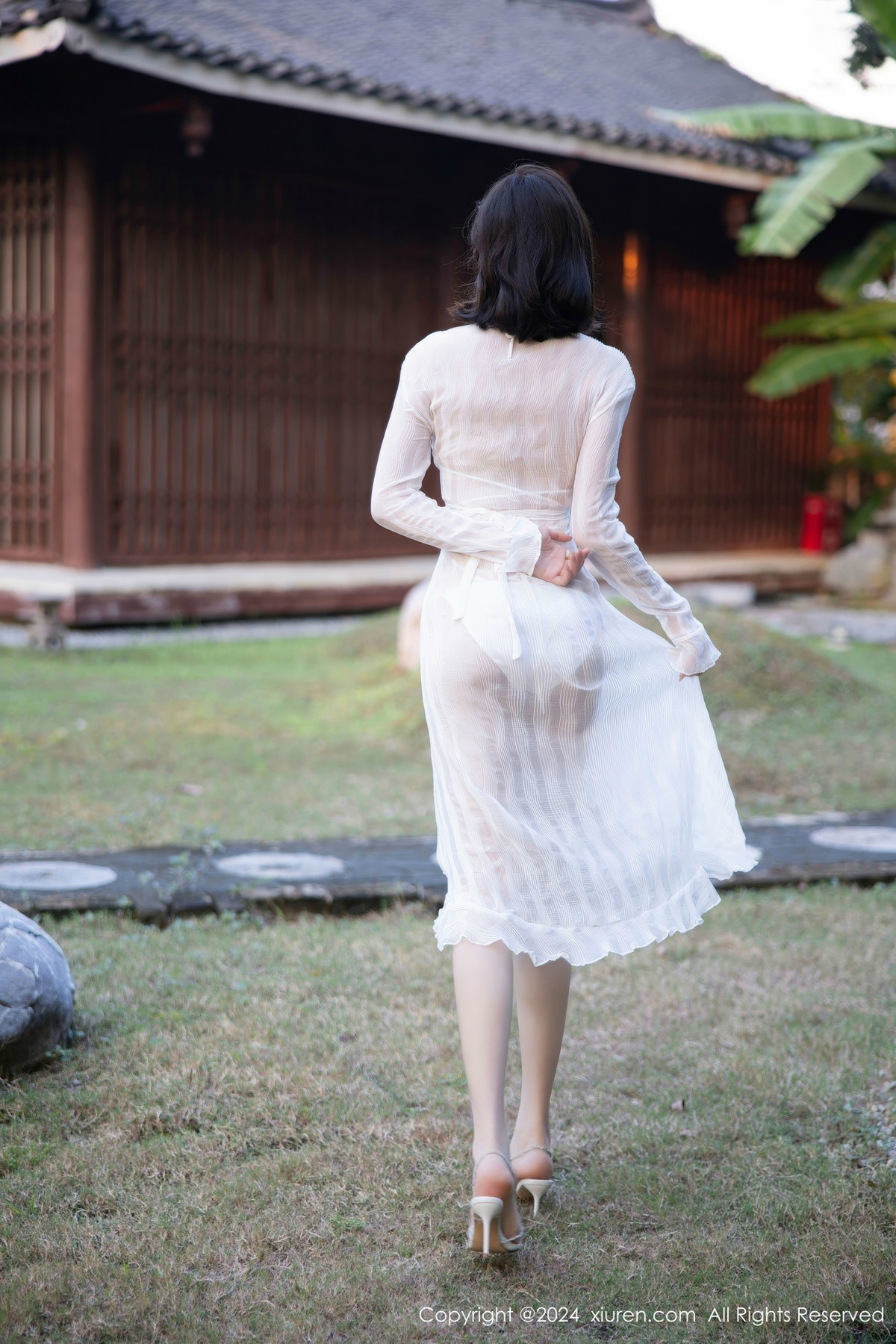 [秀人网] 2024.10.31 No.9375 徐莉芝Booty 丝袜美腿  第4张