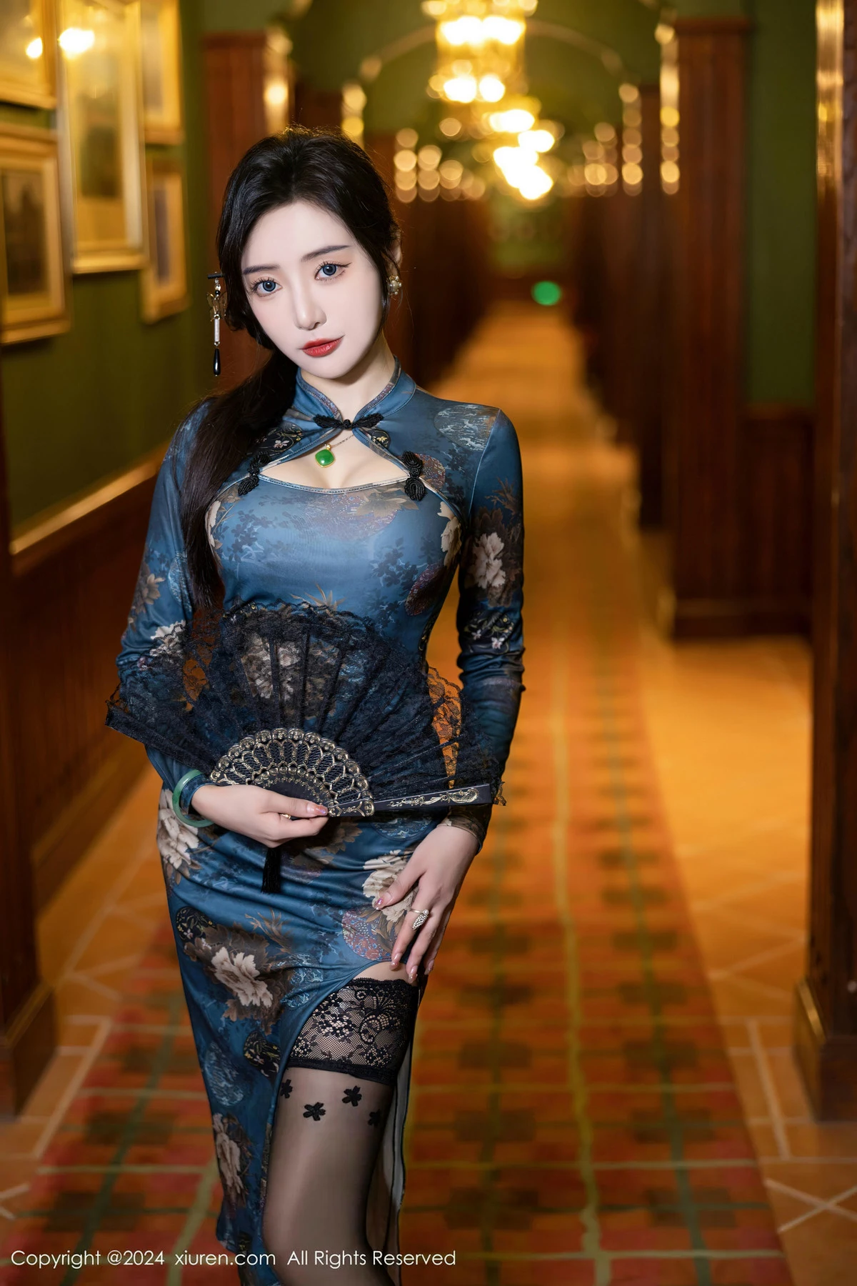 [秀人网] 2024.04.19 No.8425 王馨瑶yanni 美腿黑丝  第33张