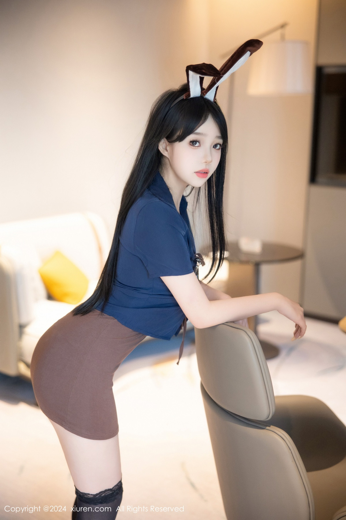 [秀人网] 2024.08.29 No.9083 黎秋秋 美腿黑丝  第3张