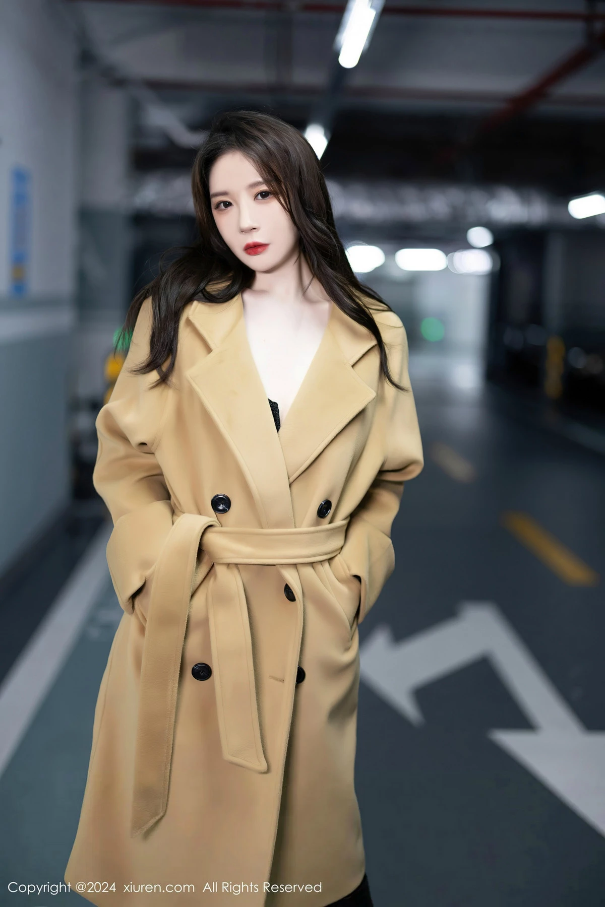 [秀人网] 2024.04.18 No.8414 梦心玥 黑丝美腿