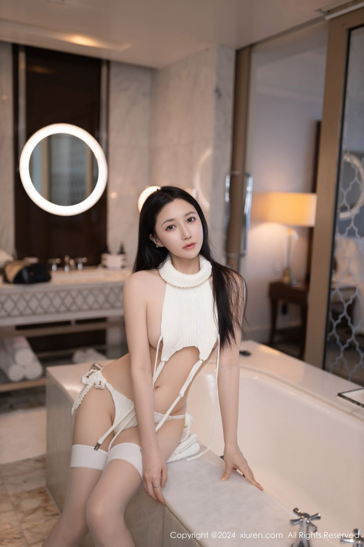 [秀人网] 2024.08.16 No.9030 鱼子酱Fish 丝袜美腿  第29张