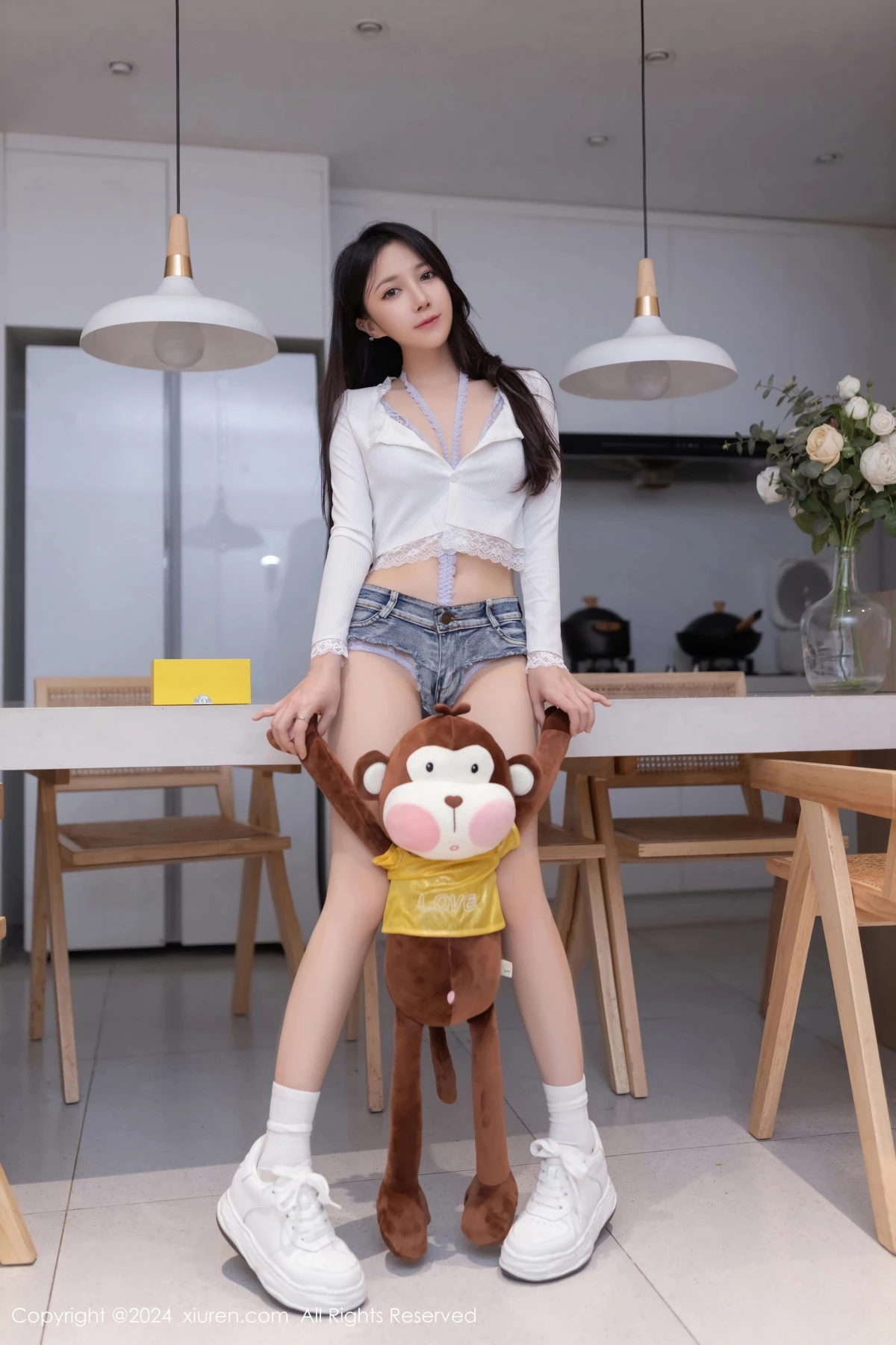 [秀人网] 2024.05.31 No.8639 鱼子酱Fish 美腿性感  第18张