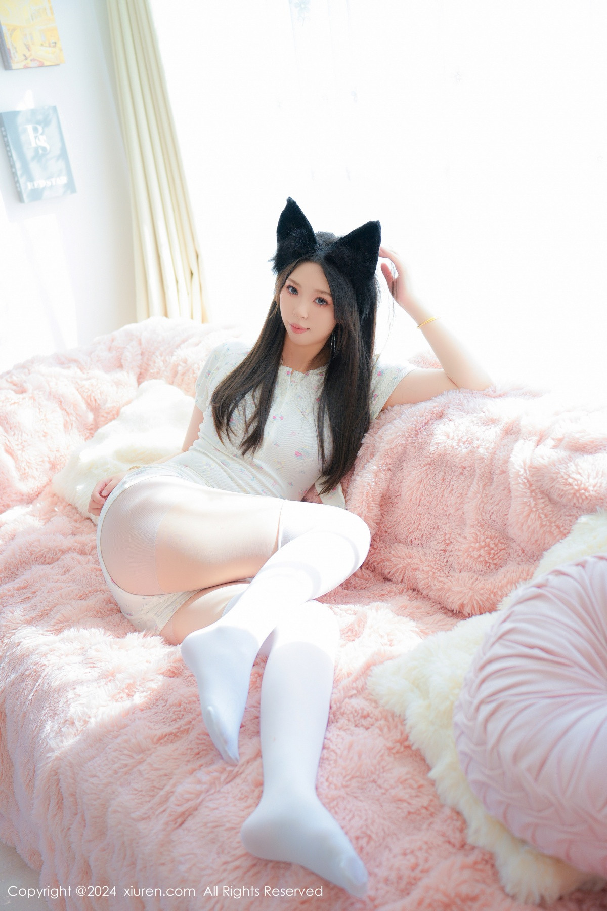 [秀人网] 2024.07.29 No.8930 小波多 丝袜美腿