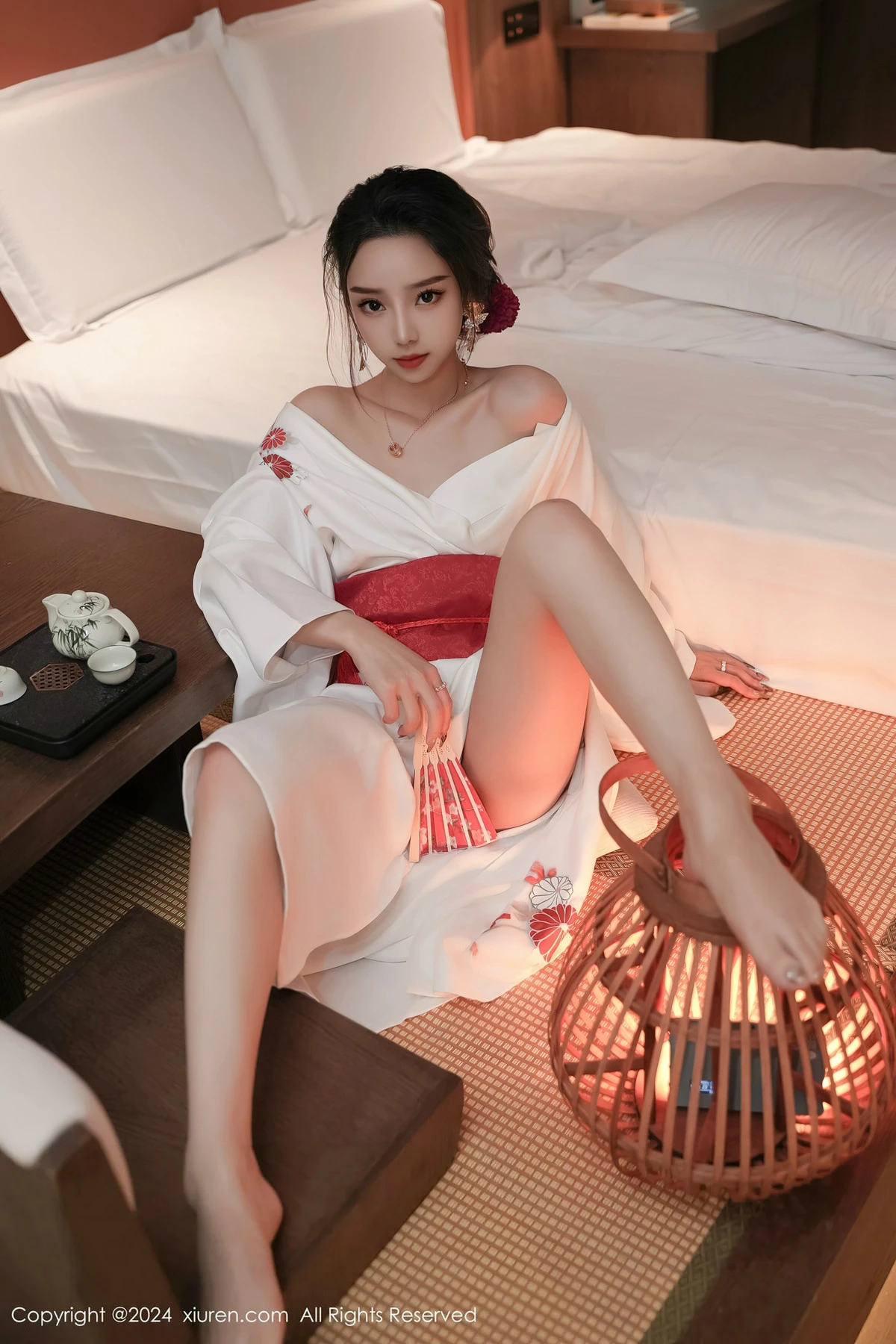 [秀人网] 2024.04.10 No.8367 苏曼兮 美腿性感  第1张