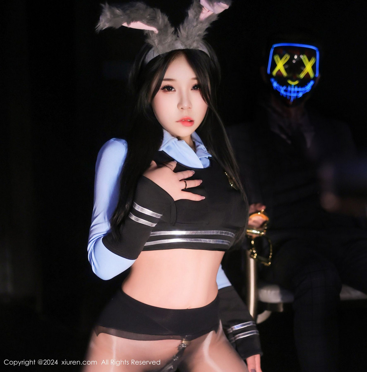 [秀人网] 2024.08.27 No.9071 麦田 黑丝美腿  第26张