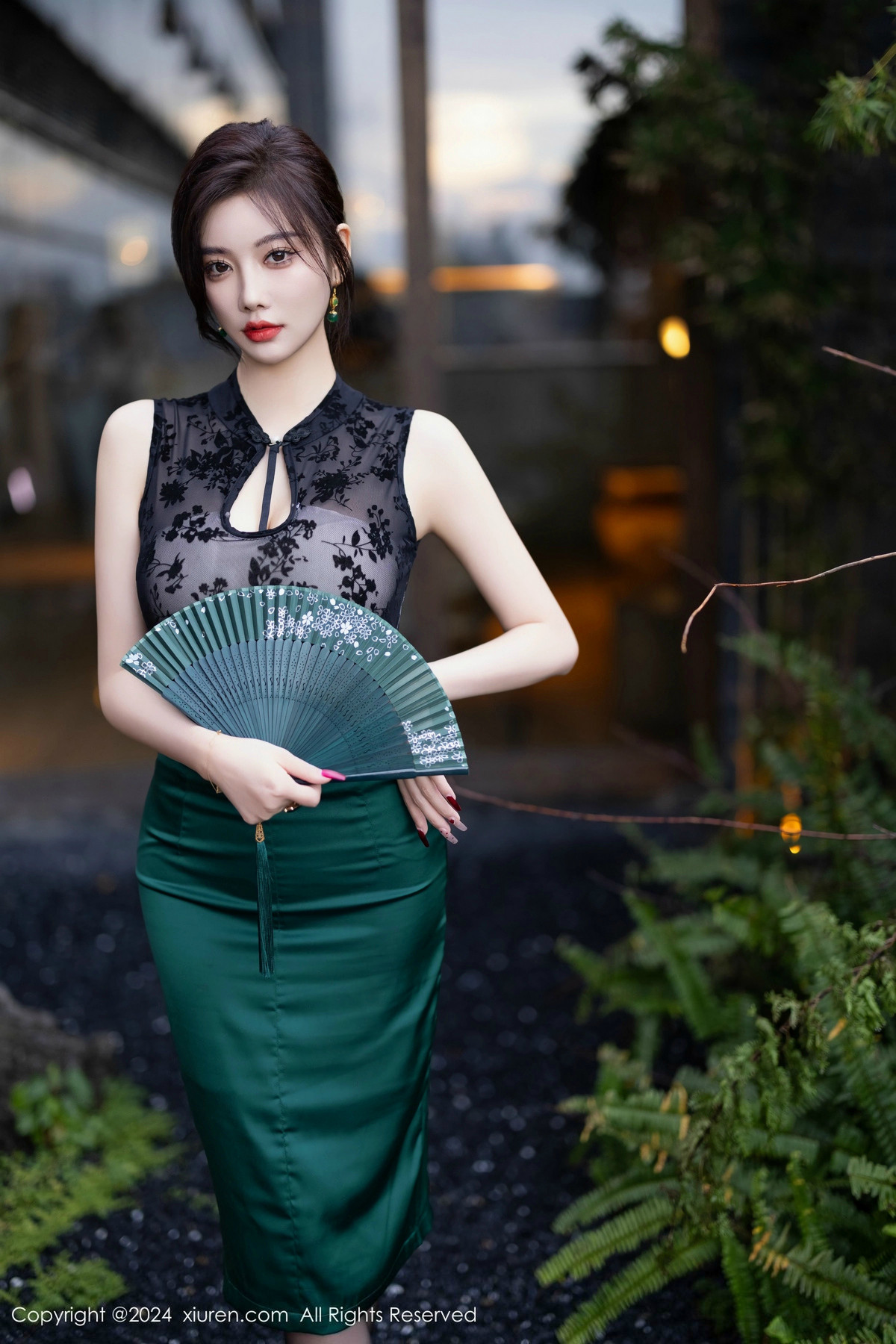 [秀人网] 2024.11.01 No.9384 杨晨晨Yome 黑丝美腿  第17张