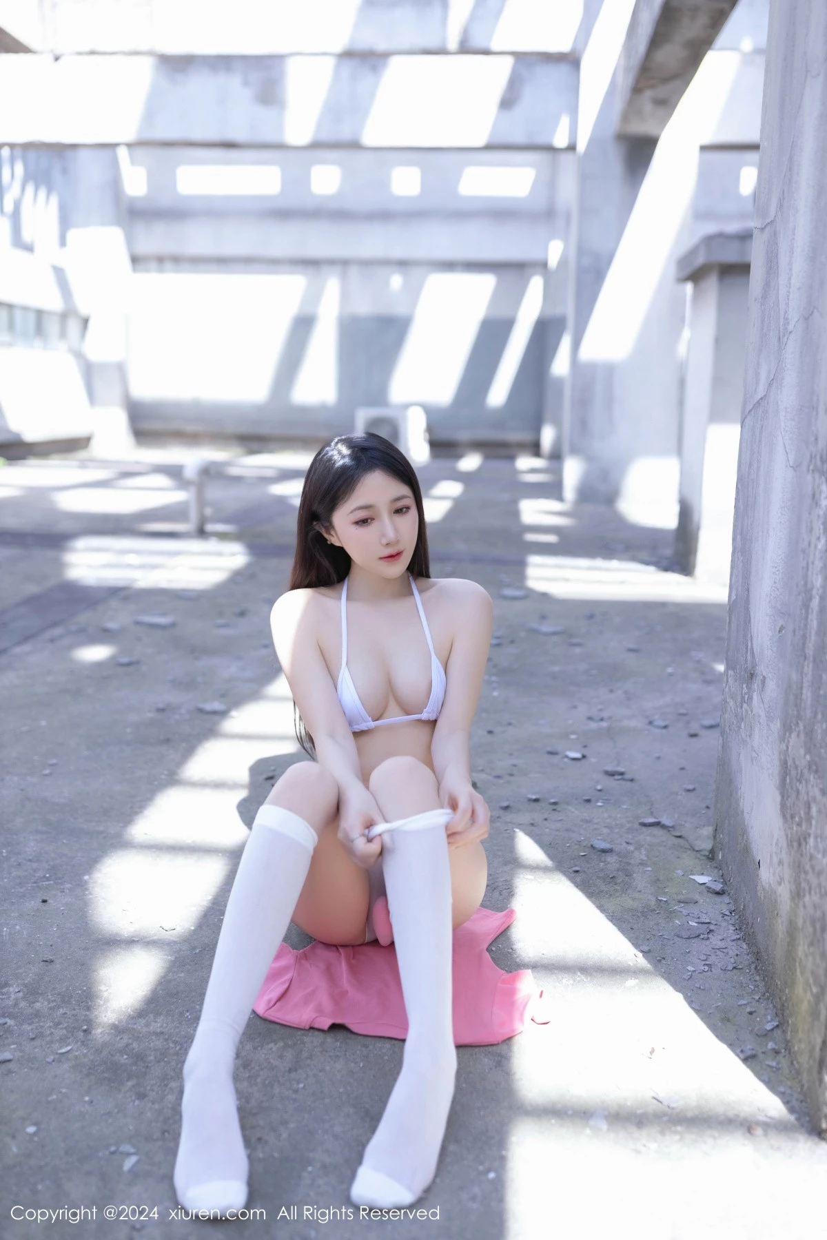[秀人网] 2024.04.26 No.8457 鱼子酱Fish 天台少女  第65张