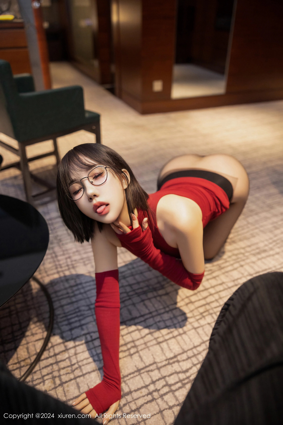 [秀人网] 2024.09.02 No.9096 波巧酱 黑丝美腿  第35张