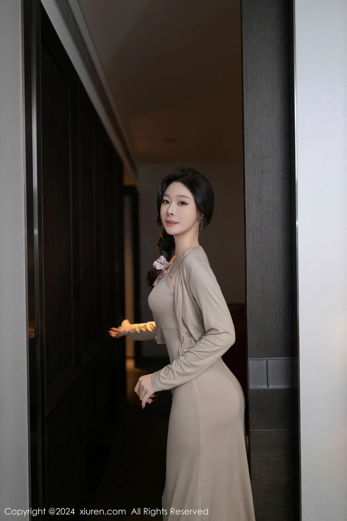 [秀人网] 2024.04.18 No.8417 小逗逗 丝袜美腿