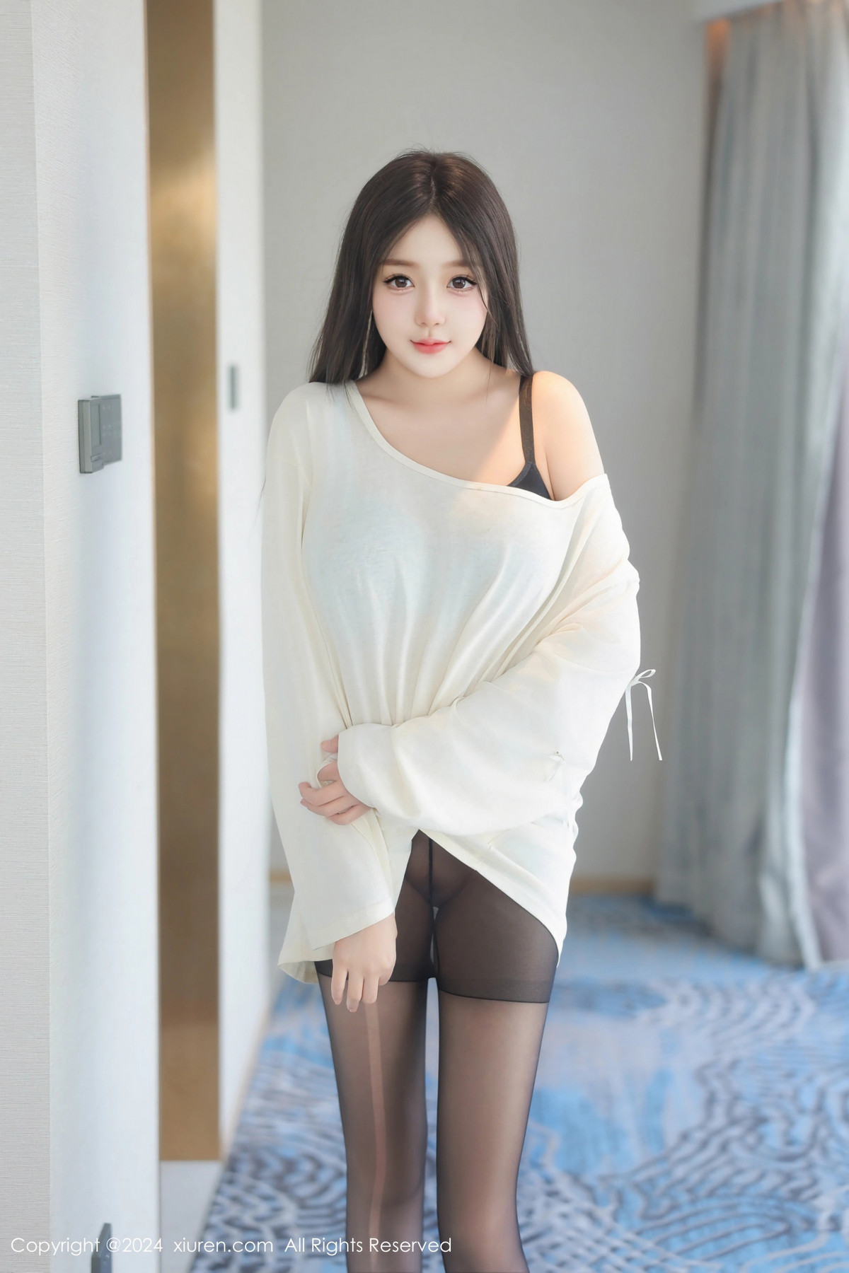 [秀人网] 2024.08.30 No.9089 柚柚小奶瓶 黑丝美腿  第6张