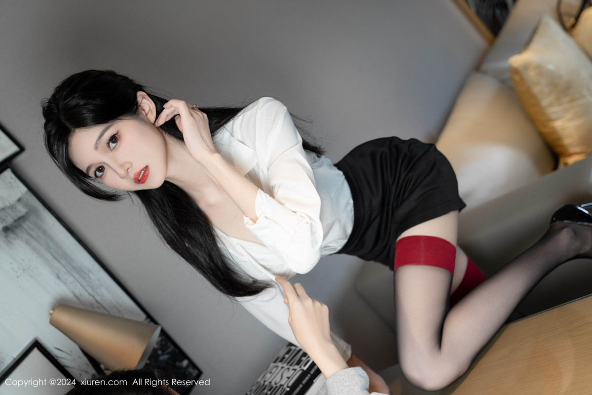 [秀人网] 2024.06.13 No.8697 程程程- 黑丝美腿  第20张