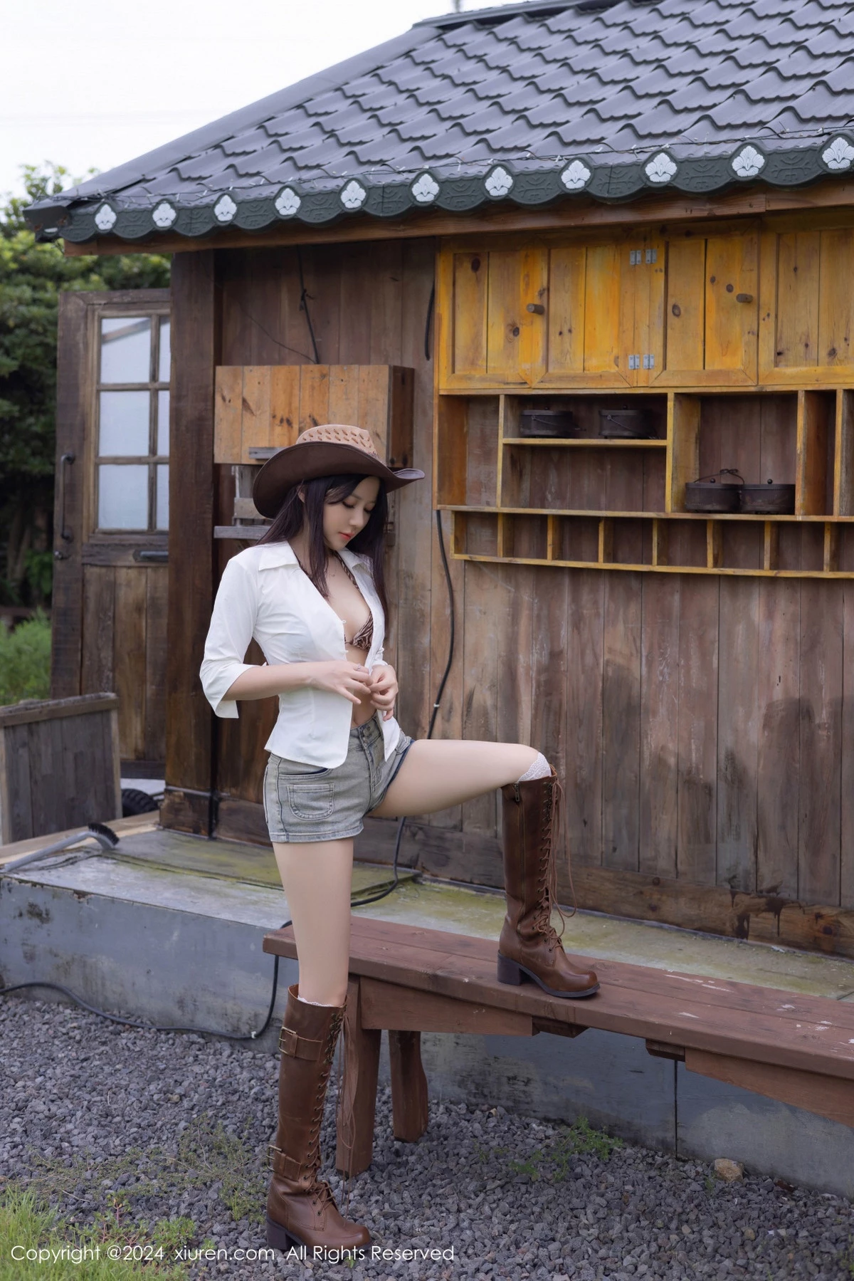 [秀人网] 2024.09.14 No.9166 鱼子酱Fish 丝袜美腿  第32张