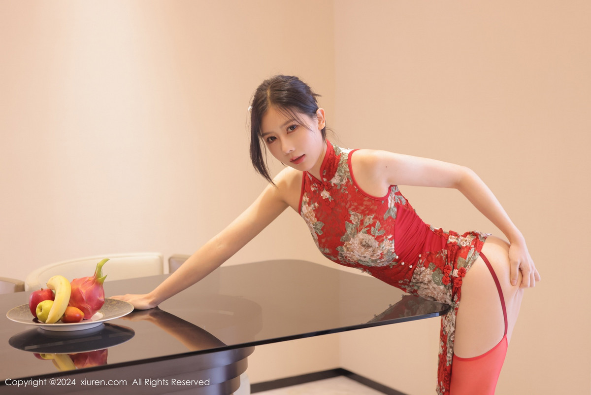 [秀人网] 2024.07.17 No.8871 尹甜甜 丝袜美腿  第15张