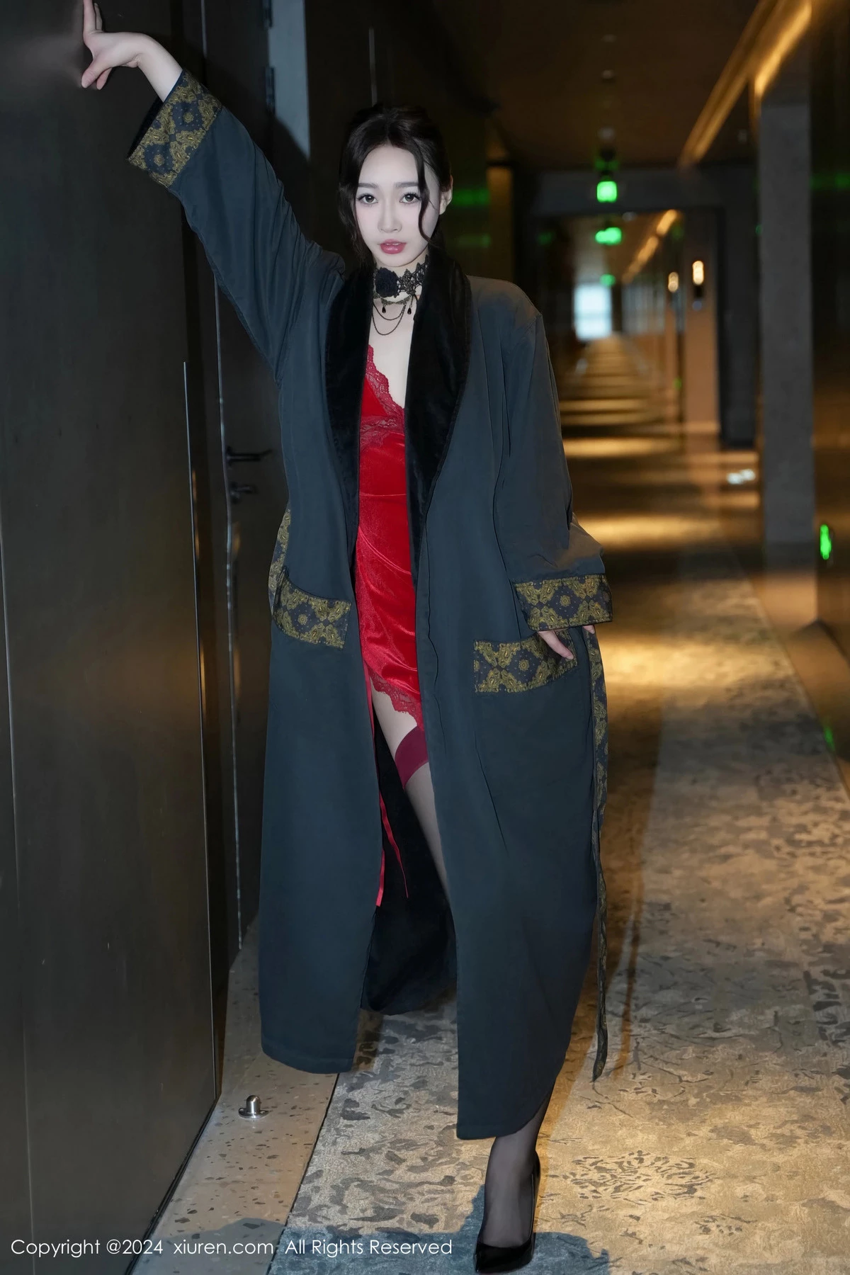 [秀人网] 2024.05.16 No.8547 软糖爱喝奶 黑丝美腿  第7张