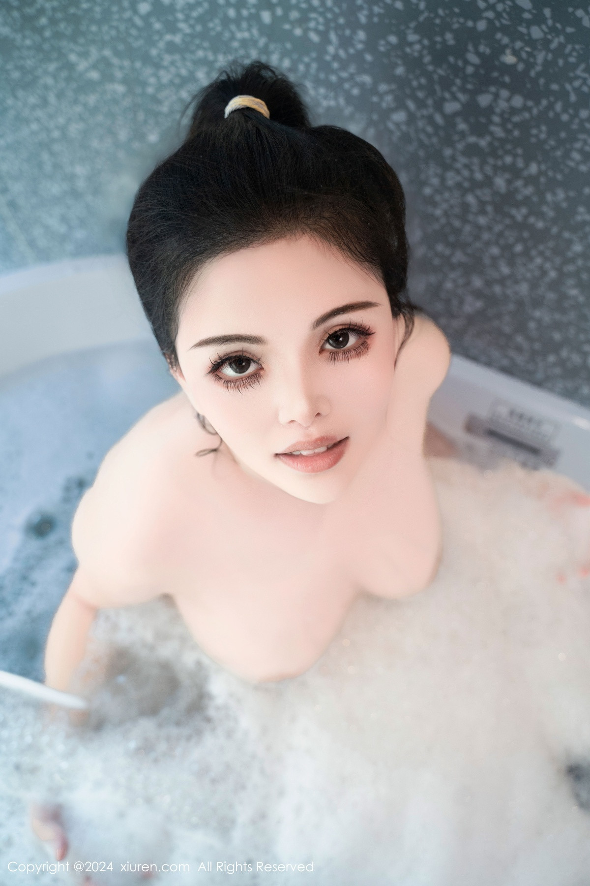 [秀人网] 2024.08.08 No.8981 陈三穗 黑丝美腿  第7张