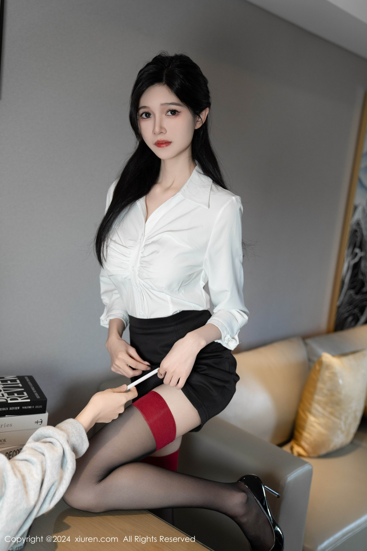 [秀人网] 2024.06.13 No.8697 程程程- 黑丝美腿  第16张