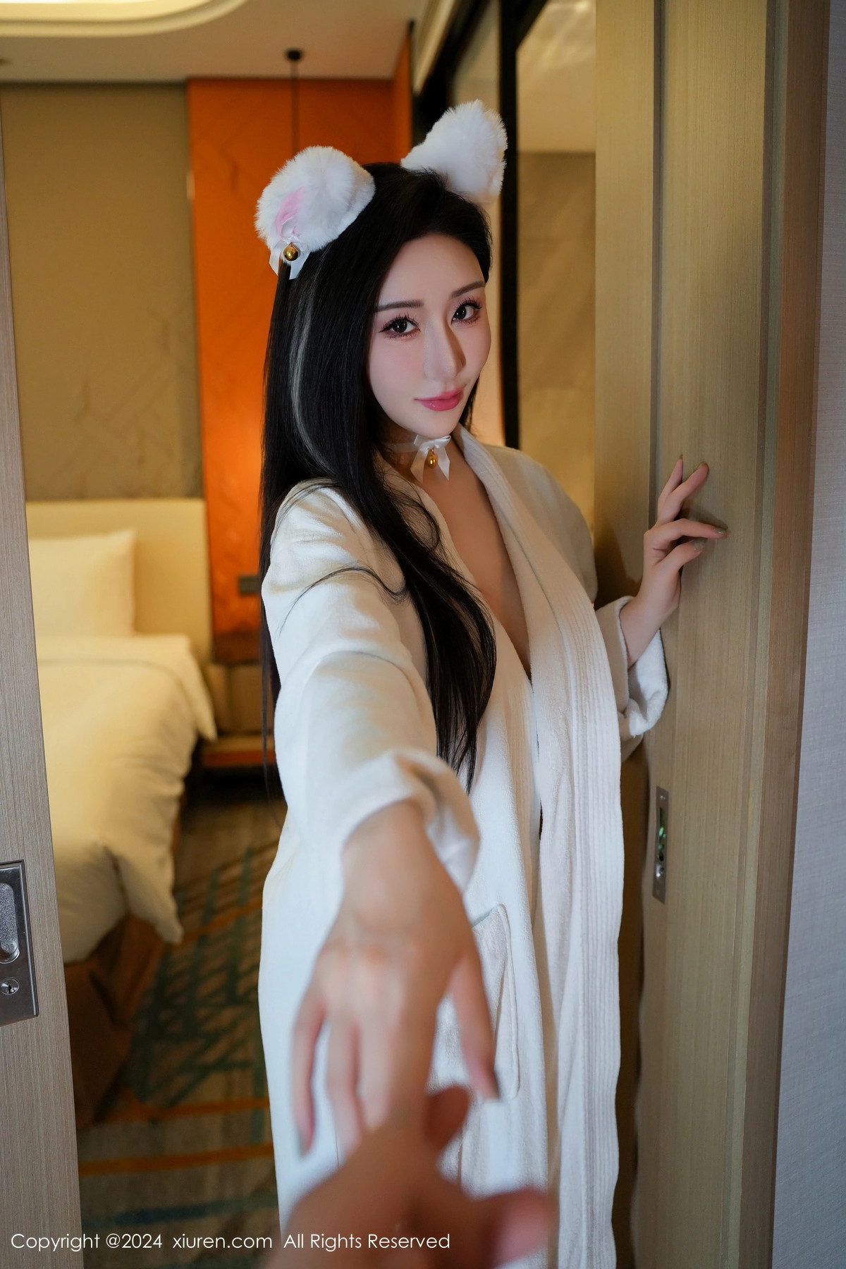 [秀人网] 2024.06.11 No.8679 田兮白 丝袜美腿  第2张