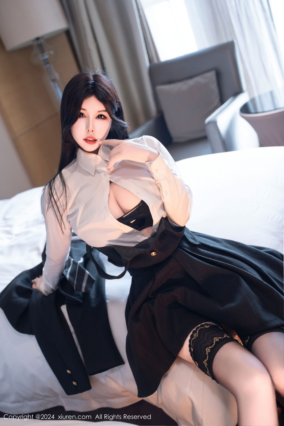 [秀人网] 2024.09.03 No.9106 陈芊儿 黑丝美腿  第12张