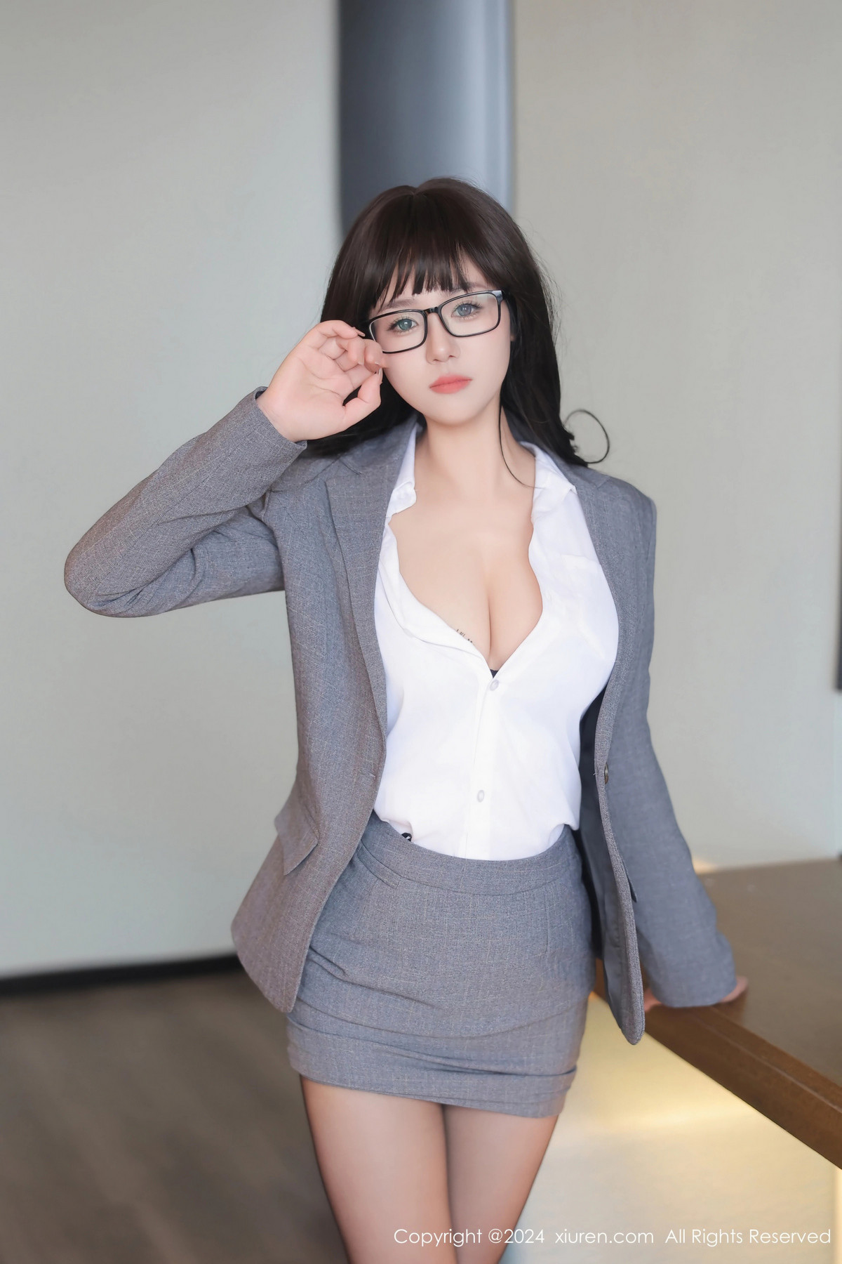 [秀人网] 2024.05.07 No.8496 金小依 美腿黑丝  第13张