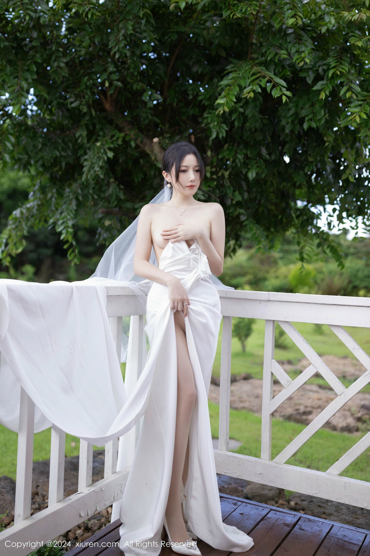 [秀人网] 2024.11.01 No.9387 鱼子酱Fish 丝袜美腿  第42张
