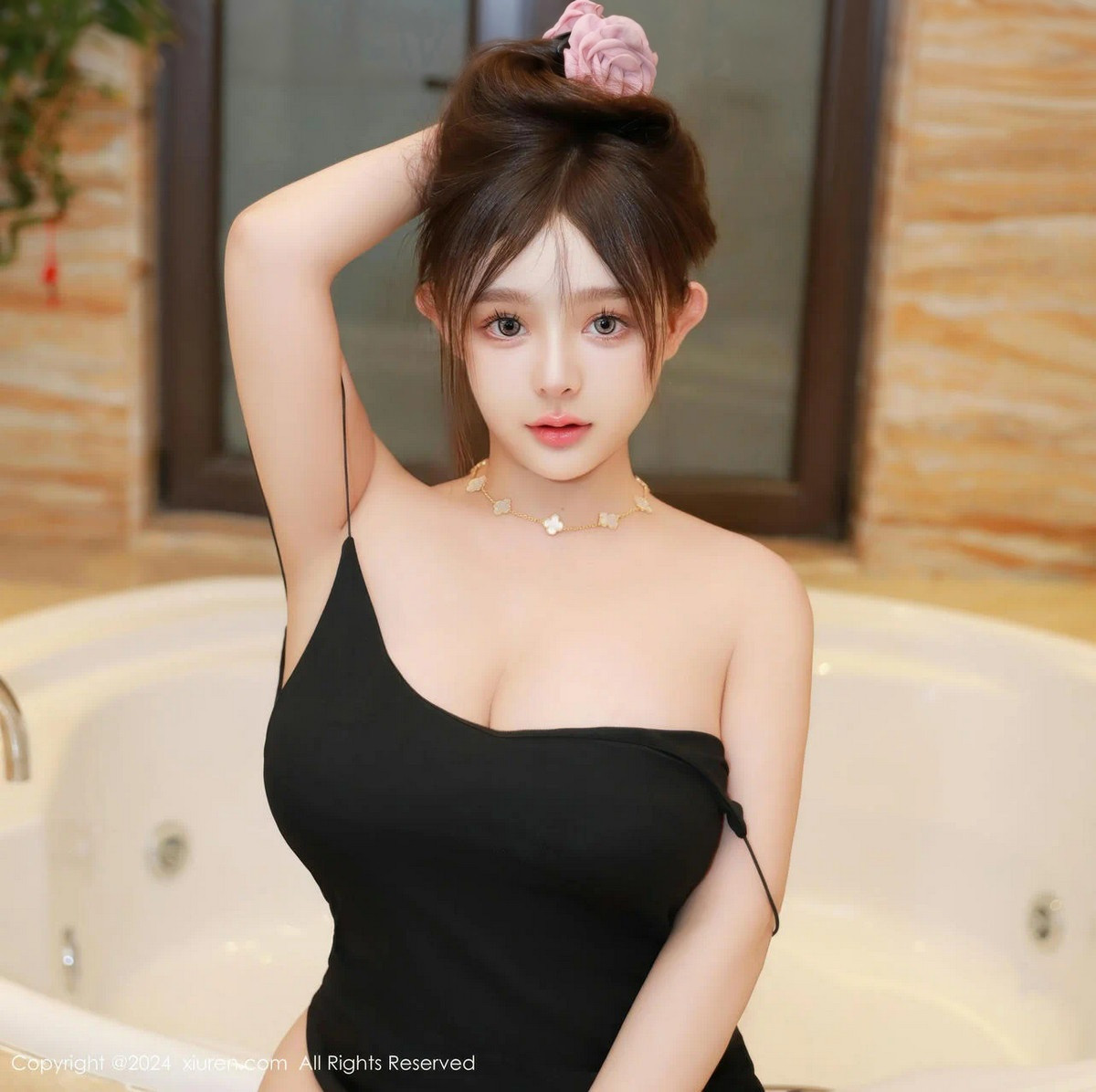 [秀人网] 2024.07.25 No.8911 娜娜子yy 黑丝美腿  第57张