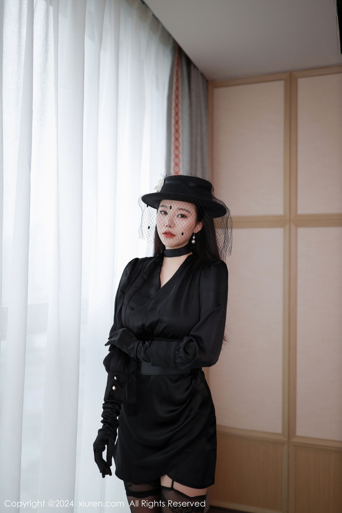 [秀人网] 2024.08.20 No.9041 安然anran 黑丝美臀