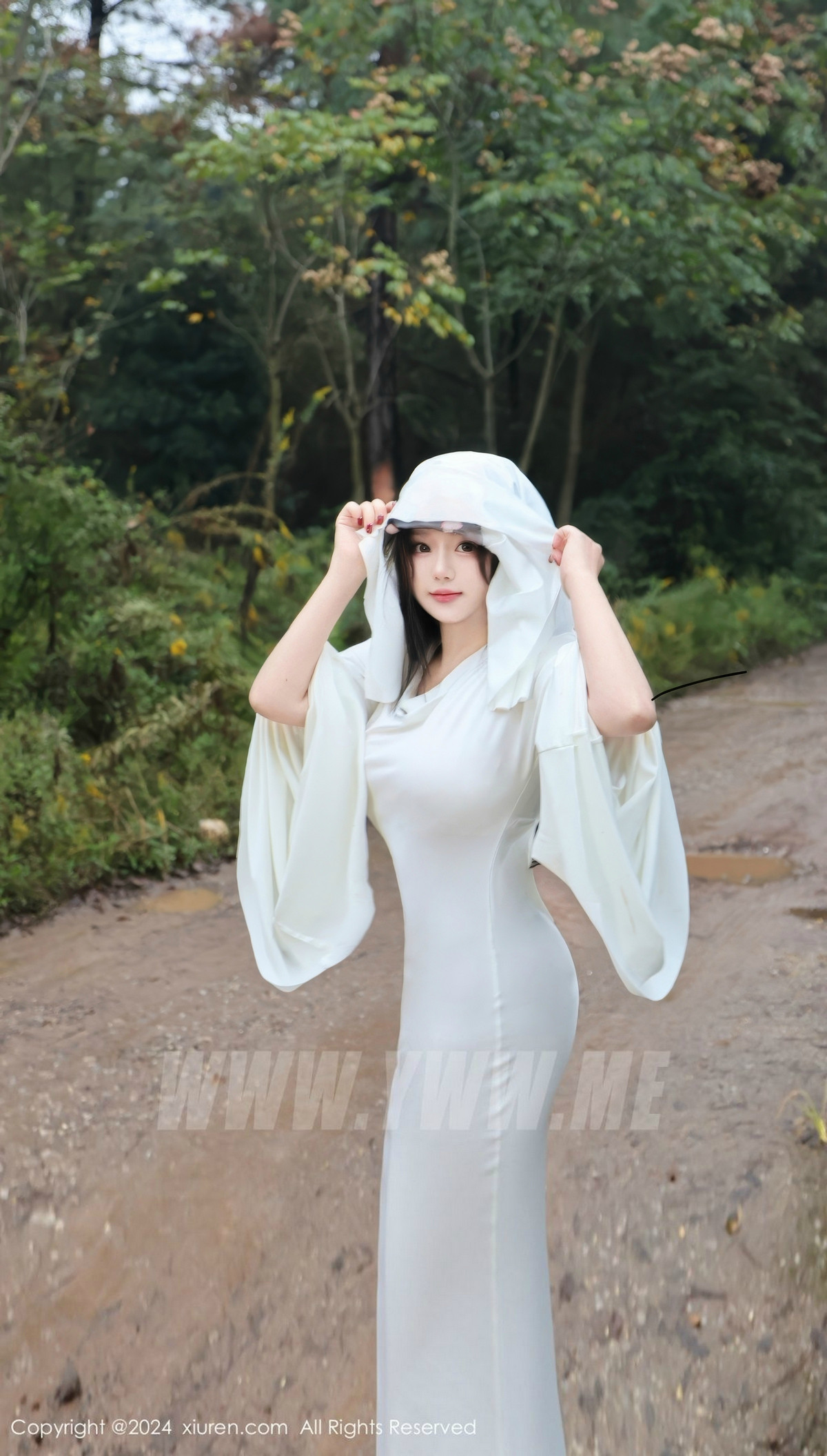 [秀人网] 2024.10.31 No.9376 小薯条nienie 丝袜美腿  第8张