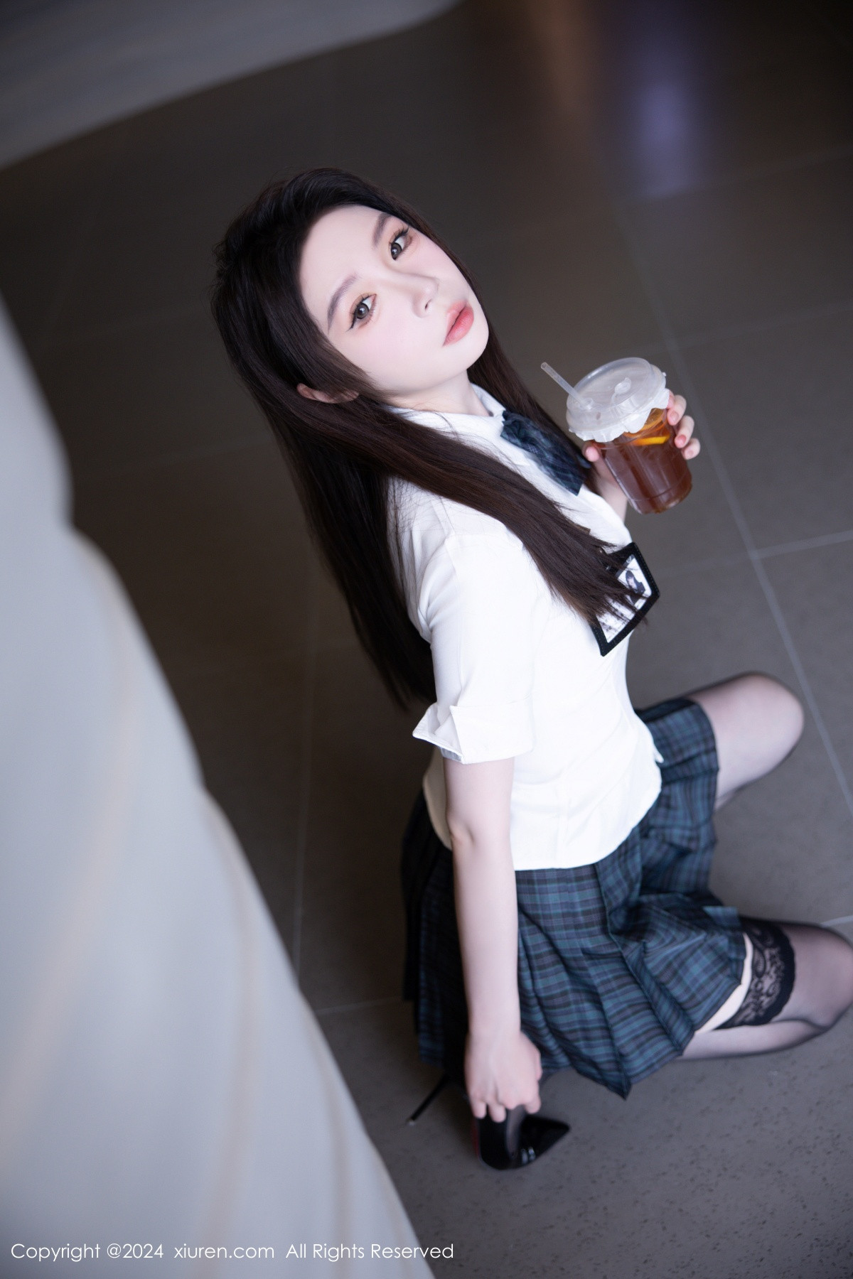 [秀人网] 2024.08.27 No.9074 梦心玥 黑丝美腿  第10张
