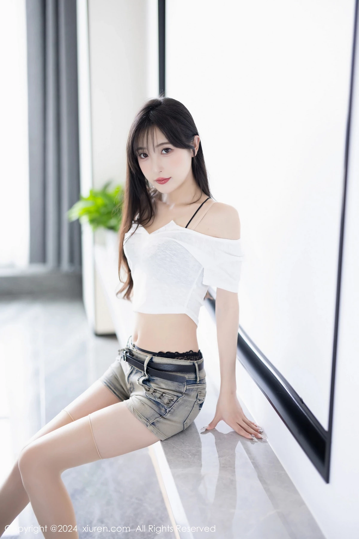 [秀人网] 2024.05.08 No.8504 林星阑 停车场美腿  第37张