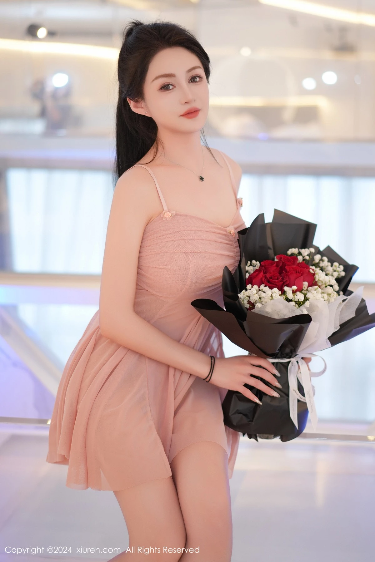 [秀人网] 2024.04.15 No.8395 林幼一 丝袜美腿  第1张