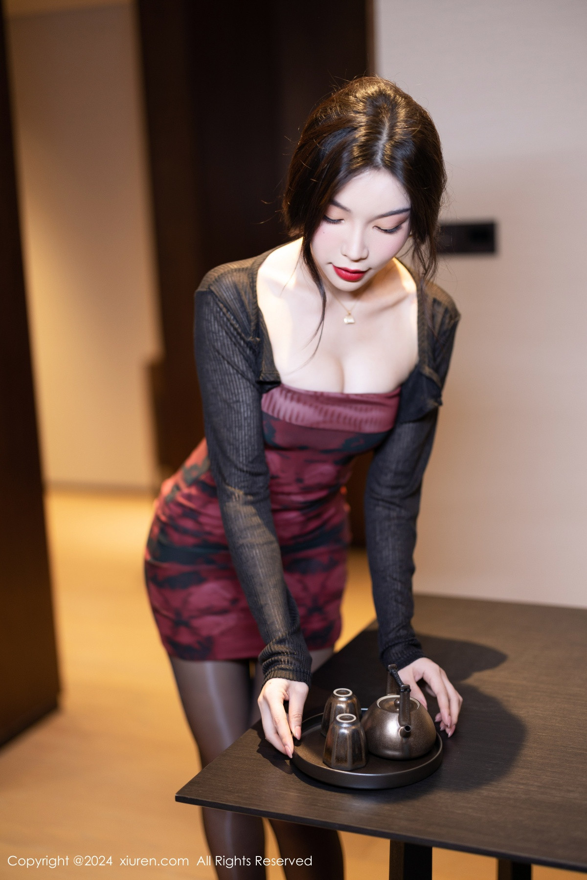 [秀人网] 2024.06.06 No.8664 徐莉芝Booty 黑丝美腿  第5张