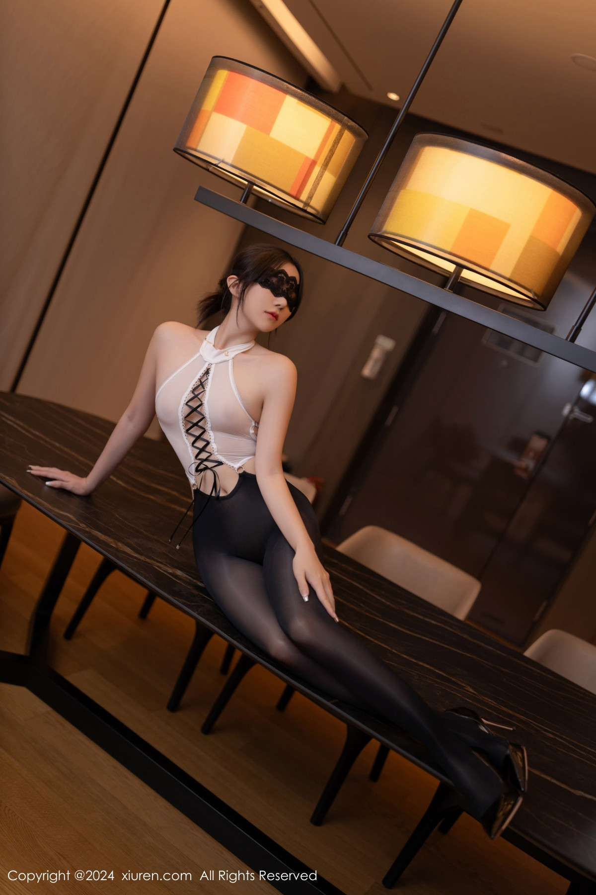[秀人网] 2024.09.20 No.9189 鱼子酱Fish 黑丝美腿  第57张