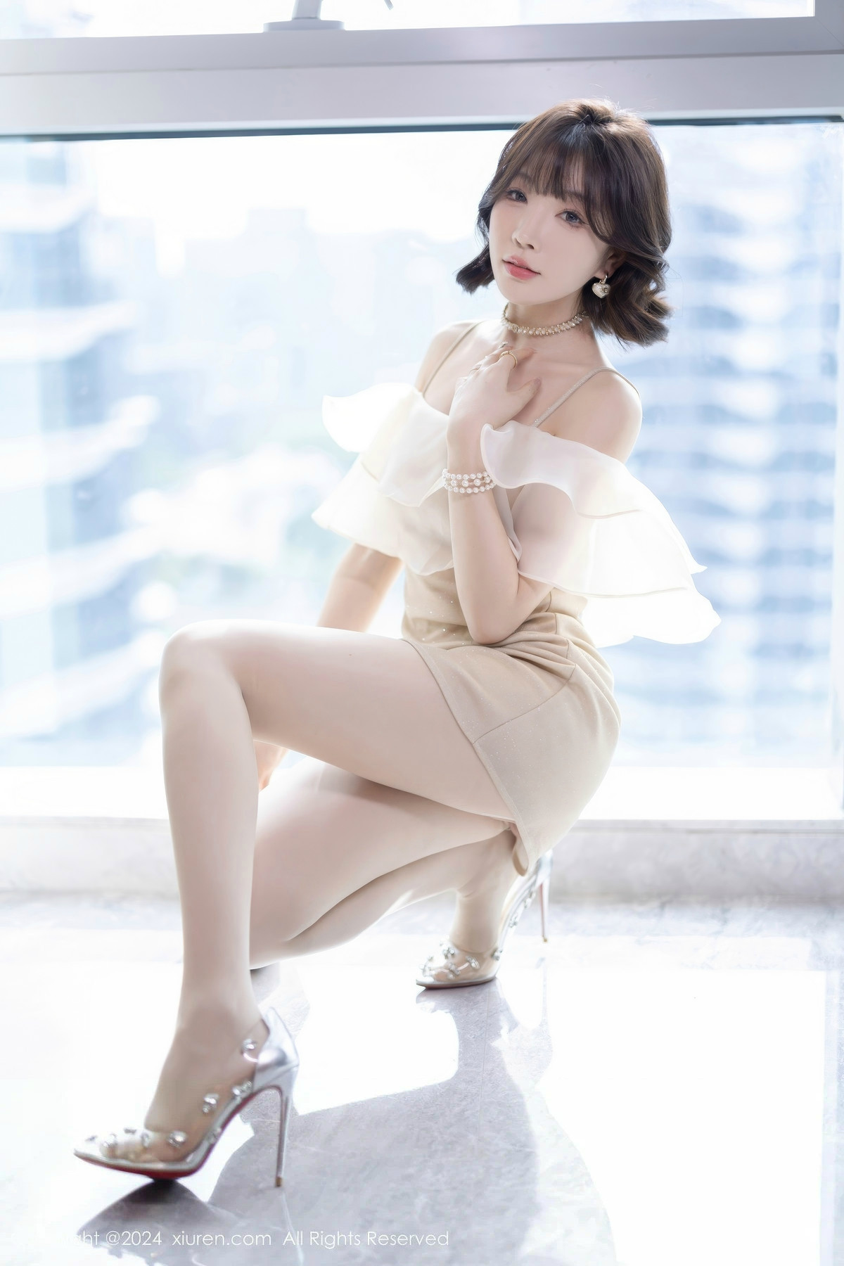 [秀人网] 2024.07.25 No.8917 徐莉芝Booty 丝袜美腿  第18张