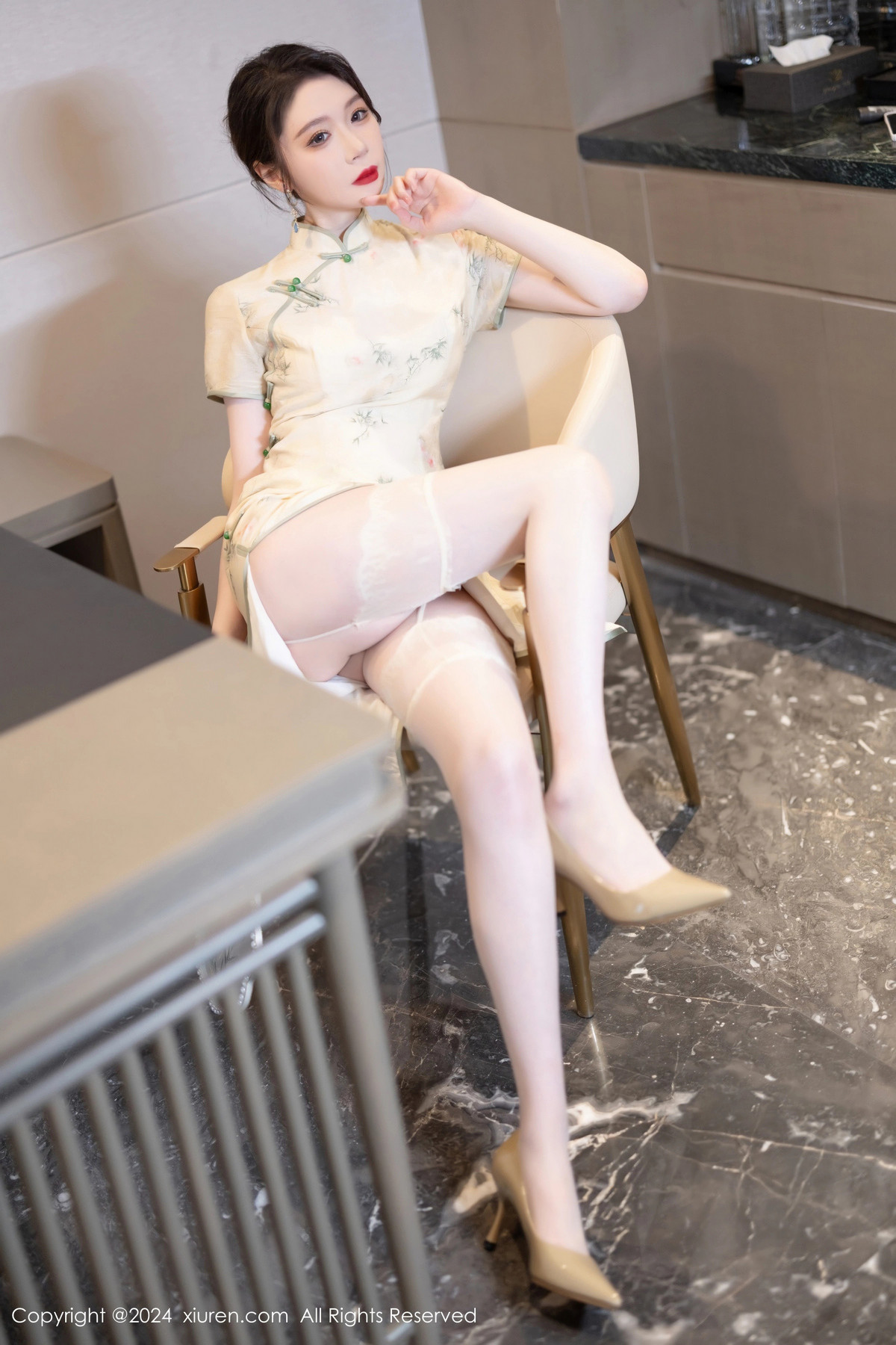 [秀人网] 2024.05.07 No.8497 梦心玥 丝袜美腿  第17张