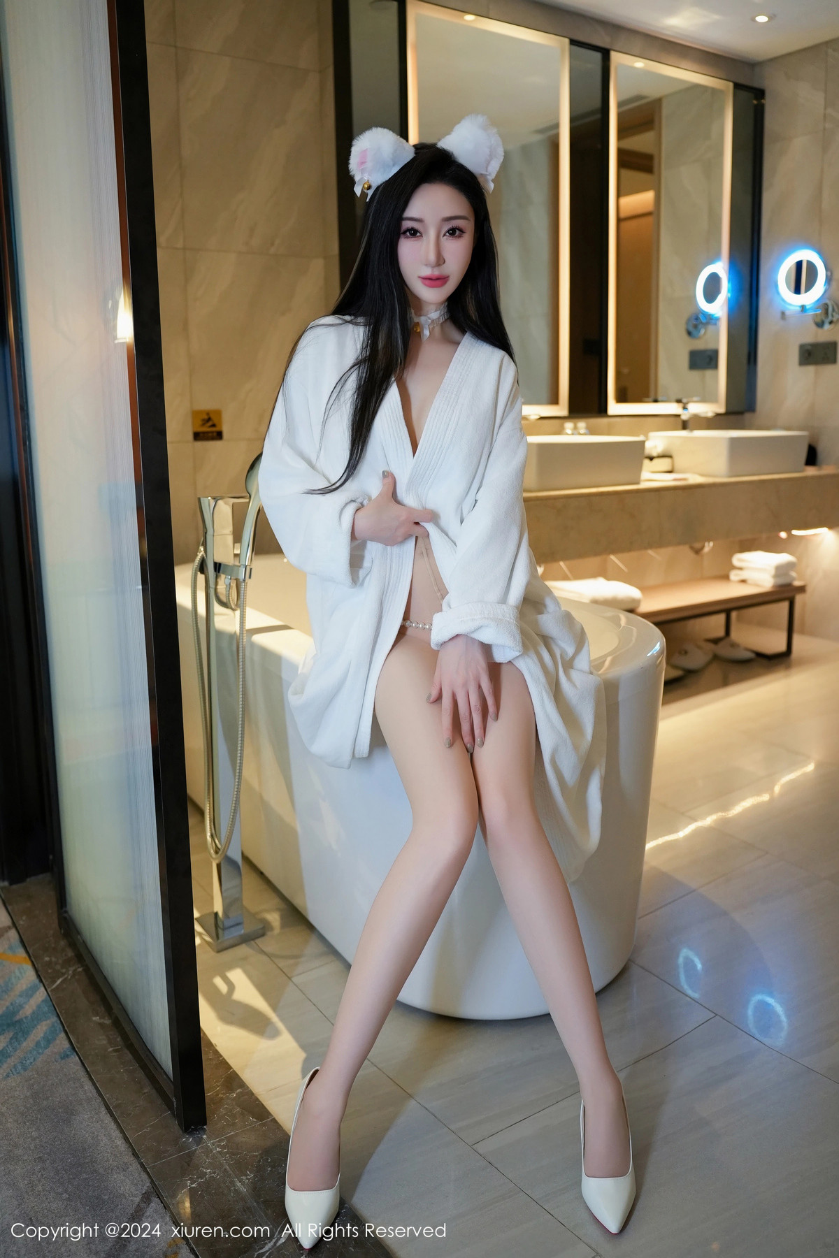 [秀人网] 2024.06.11 No.8679 田兮白 丝袜美腿  第76张