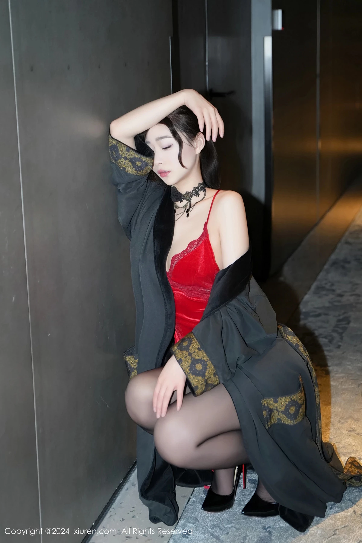 [秀人网] 2024.05.16 No.8547 软糖爱喝奶 黑丝美腿  第13张