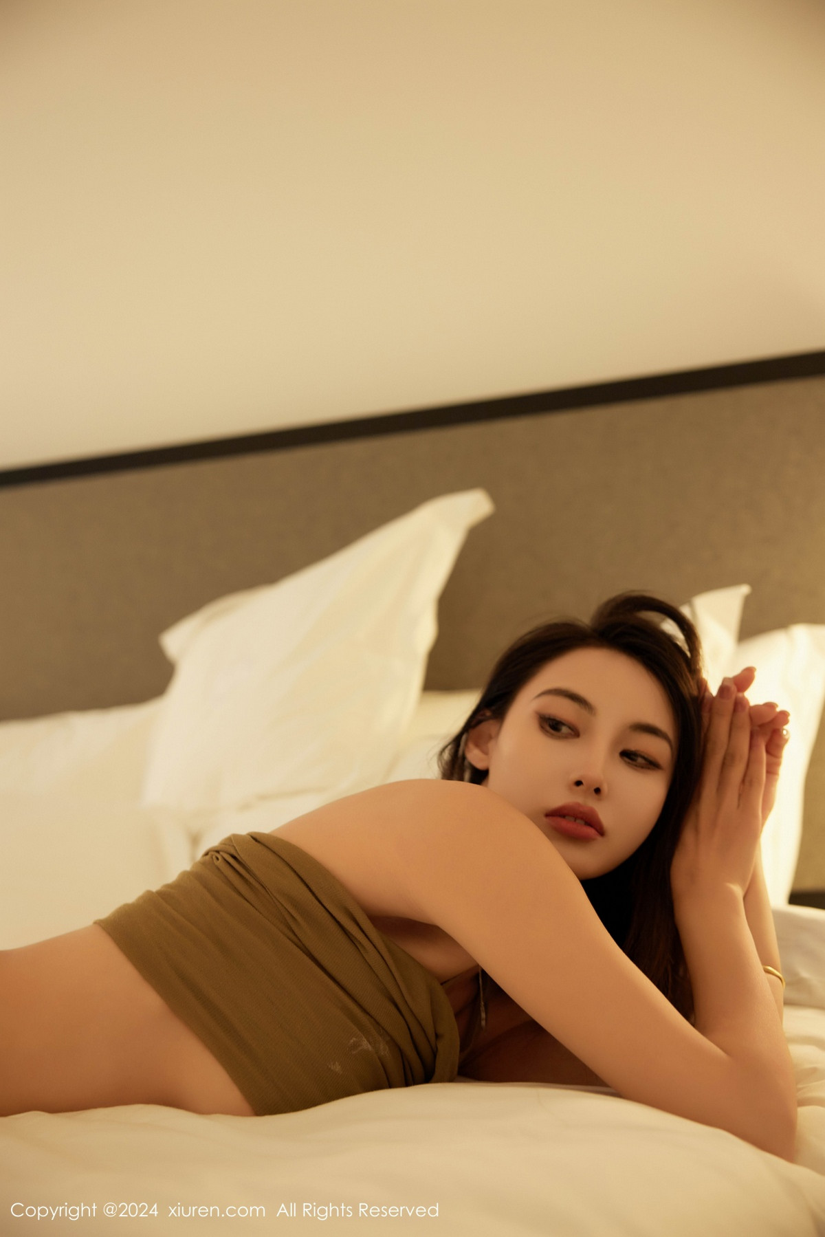 [秀人网] 2024.10.15 No.9289 lingyu69 美腿丝袜  第60张