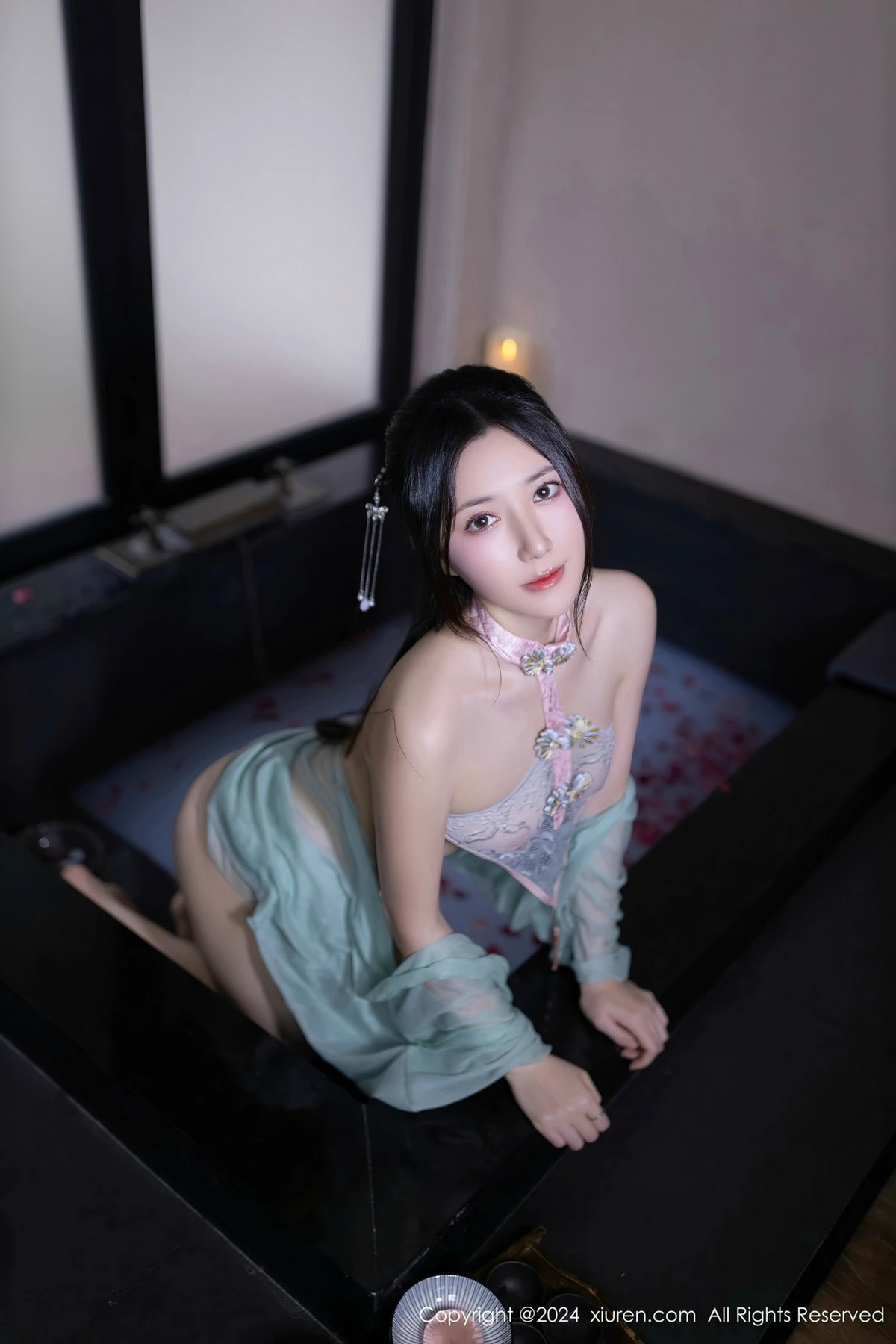 [秀人网] 2024.04.19 No.8428 鱼子酱Fish 美腿性感  第52张