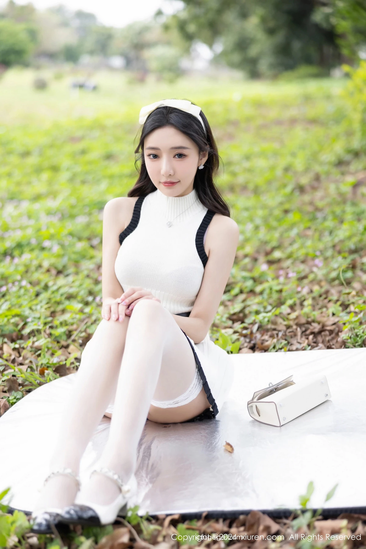 [秀人网] 2024.04.02 No.8334 王馨瑶yanni 丝袜美腿  第10张